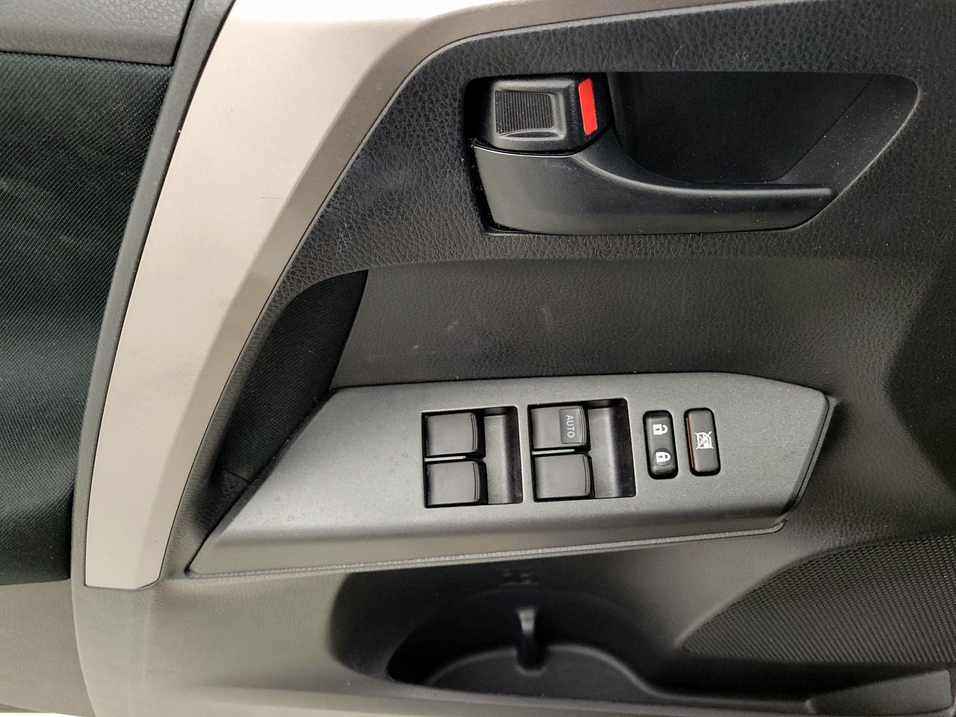 Thumbnail: 2018 Toyota RAV4 - 12