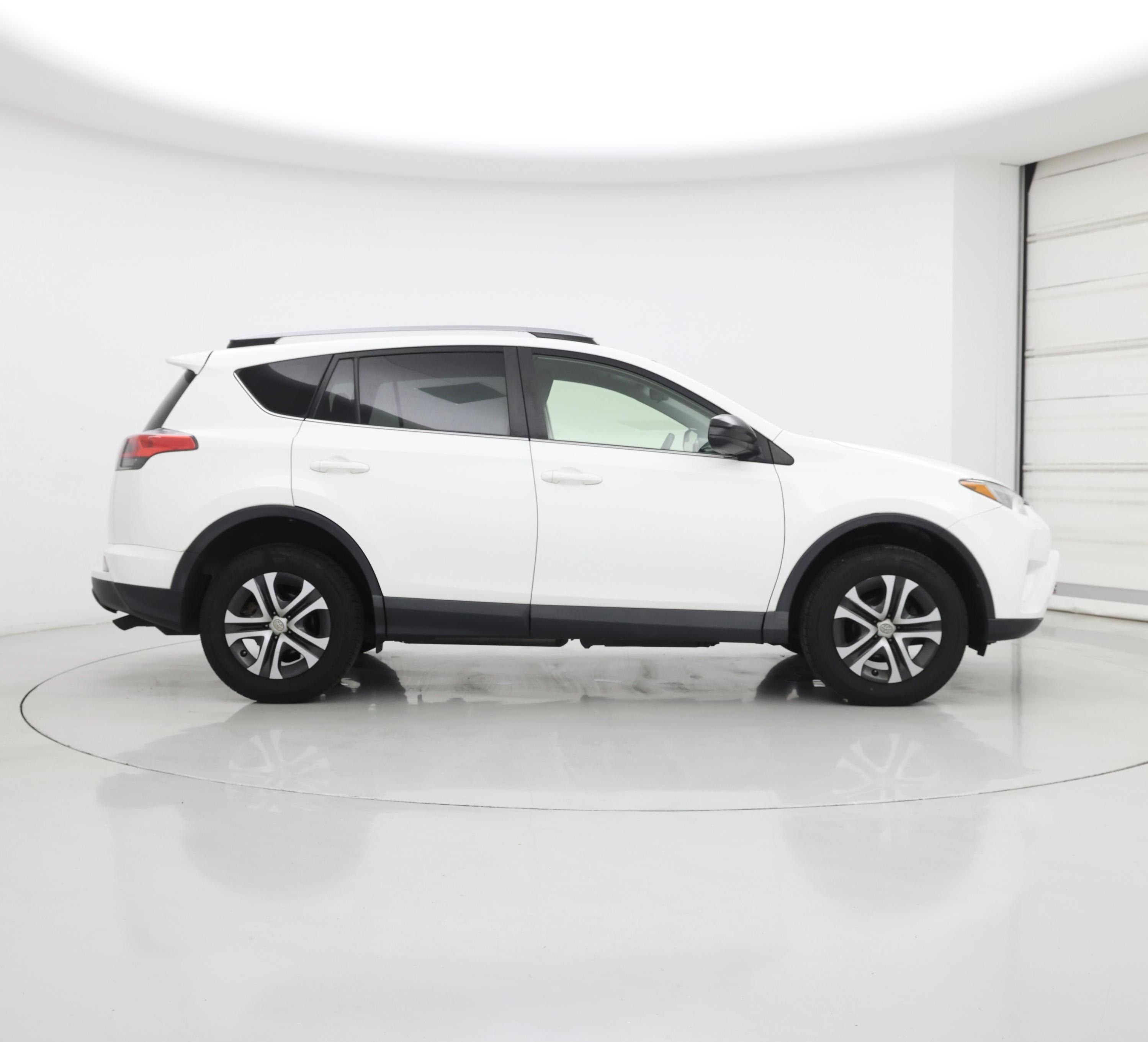 Thumbnail: 2018 Toyota RAV4 - 7
