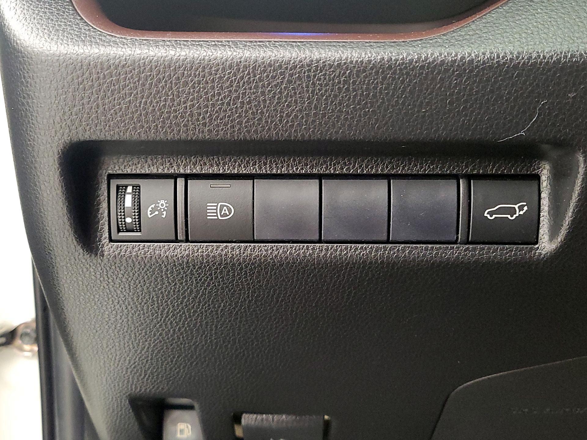 Thumbnail: 2019 Toyota RAV4 - 13
