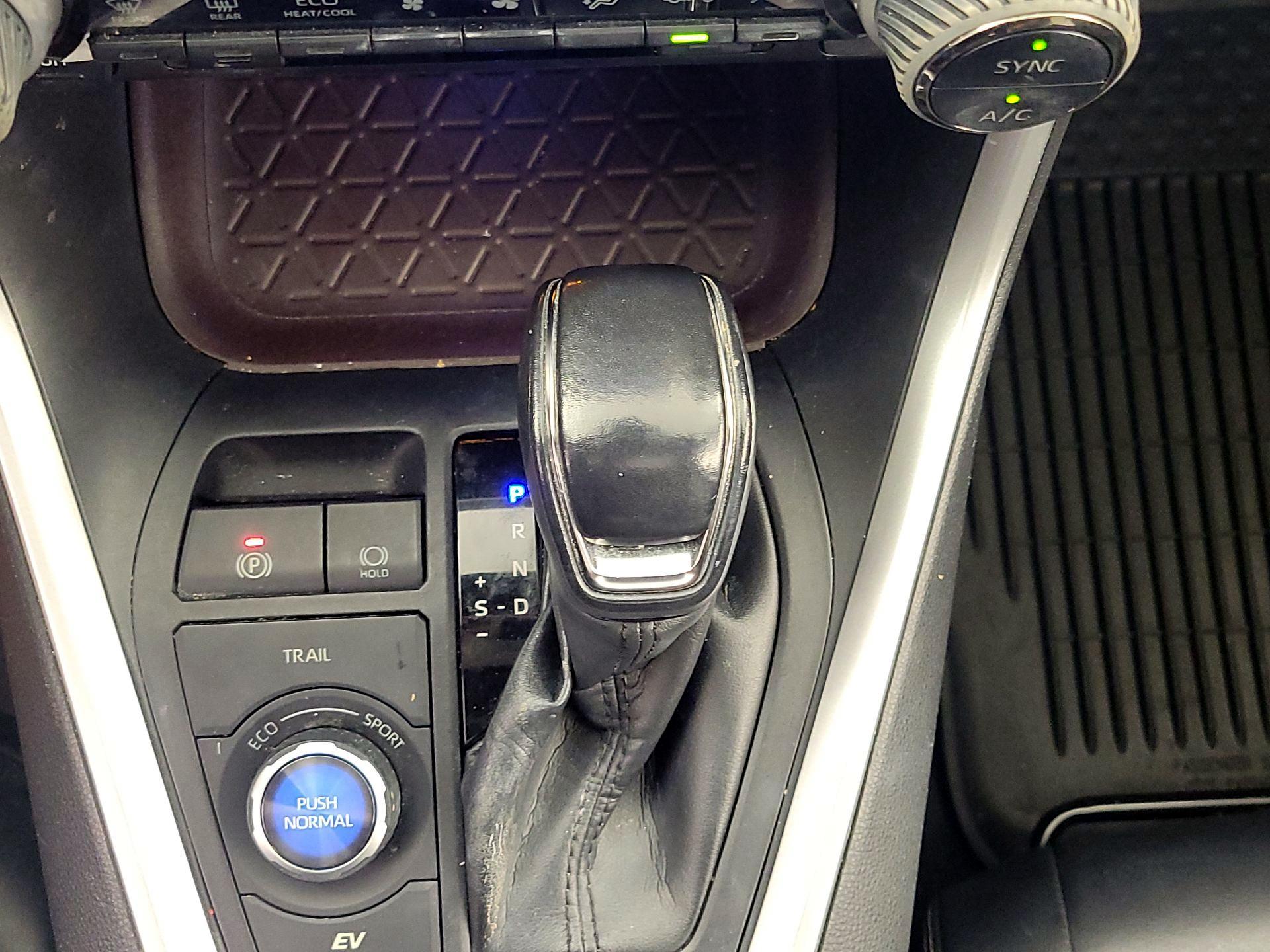 Thumbnail: 2019 Toyota RAV4 - 18
