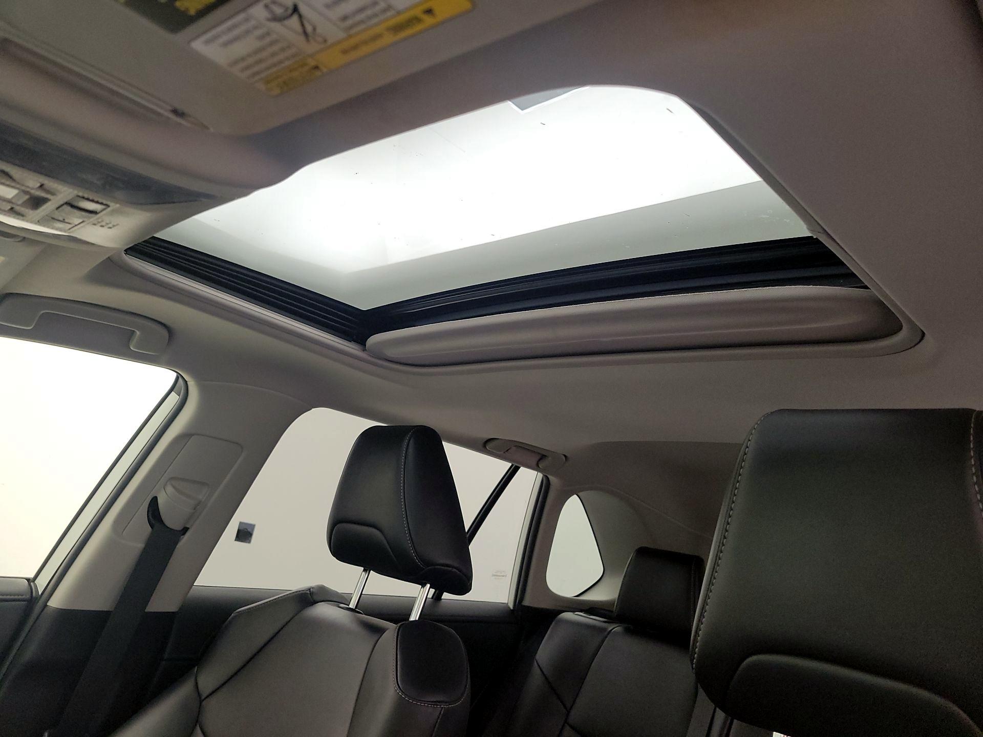 Thumbnail: 2019 Toyota RAV4 - 20