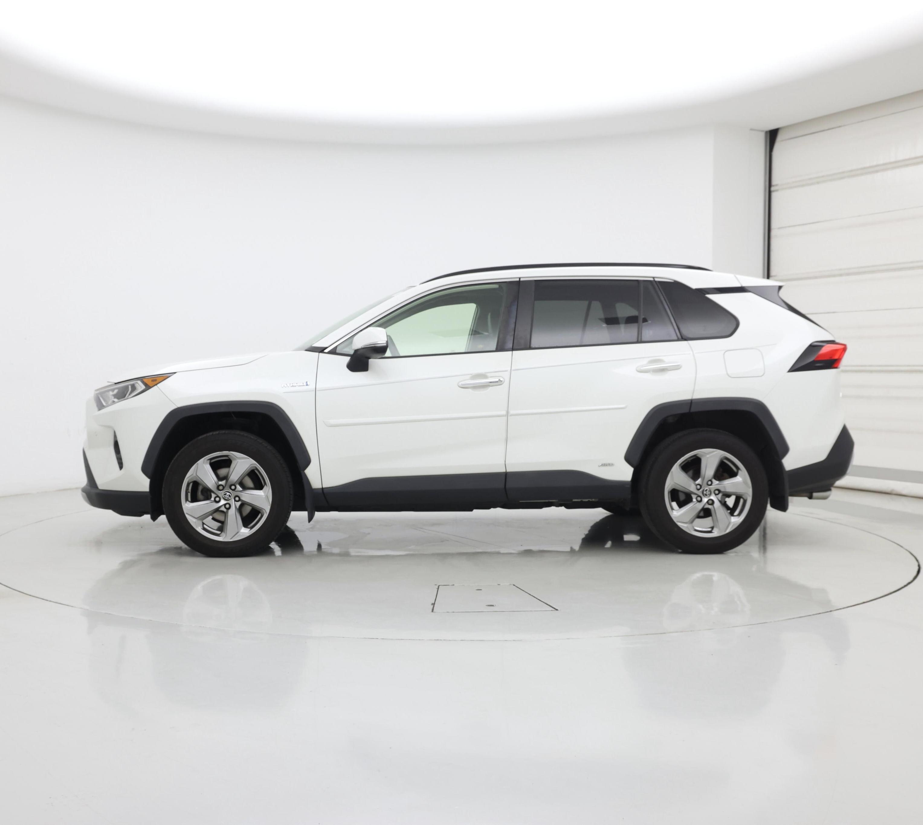 Thumbnail: 2019 Toyota RAV4 - 3
