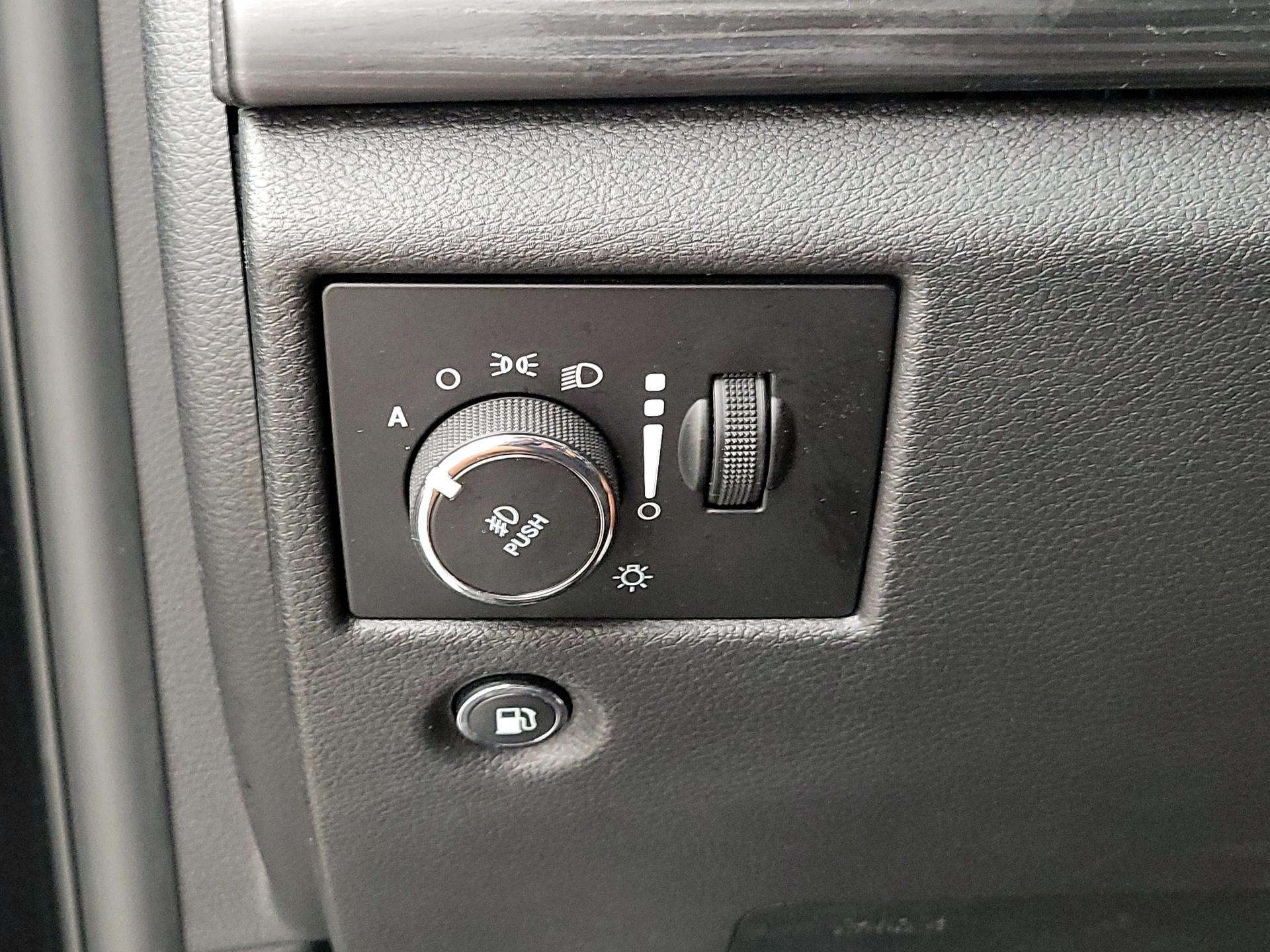 Thumbnail: 2019 Jeep Grand Cherokee - 13