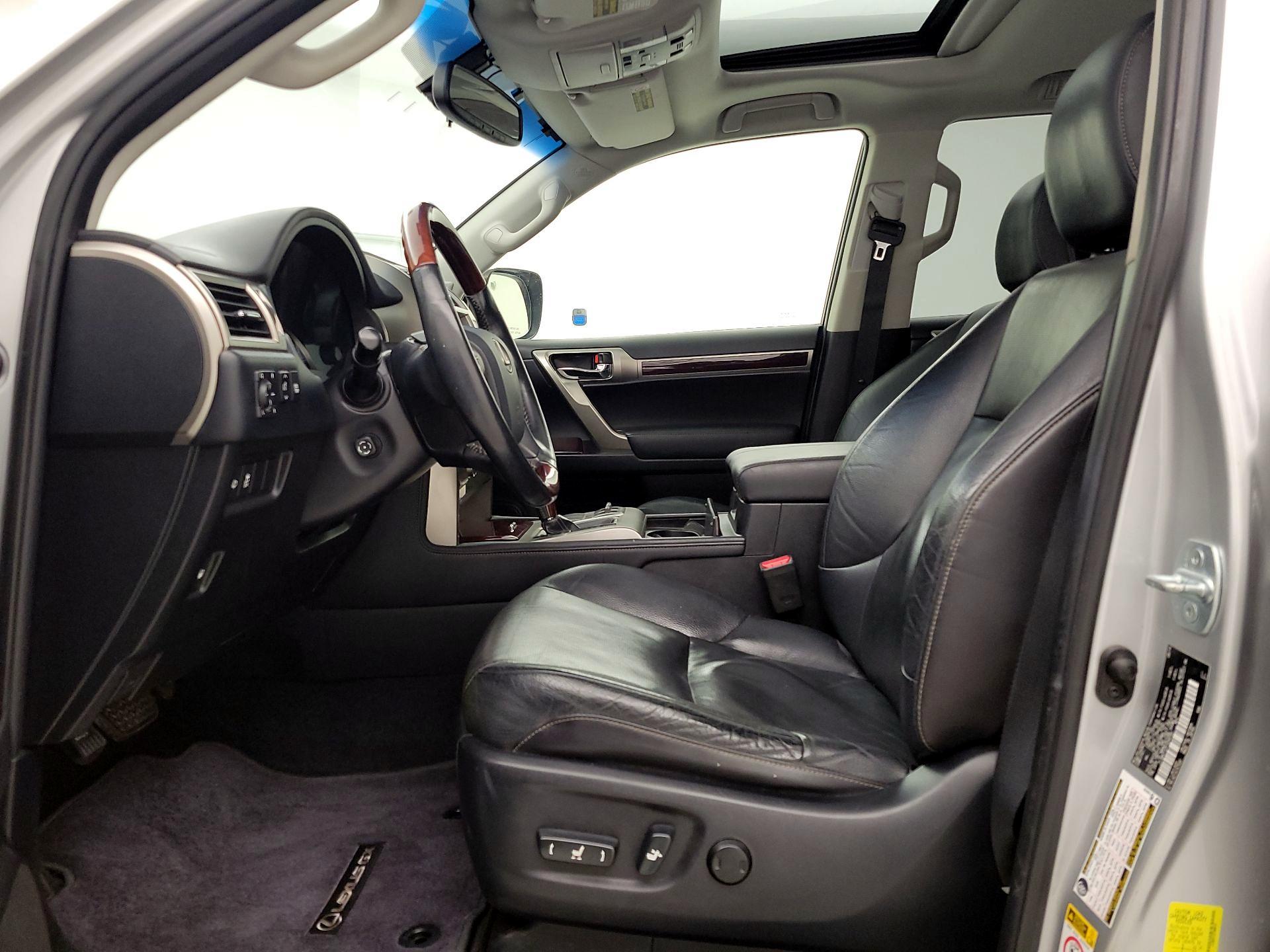 Thumbnail: 2015 Lexus GX - 11