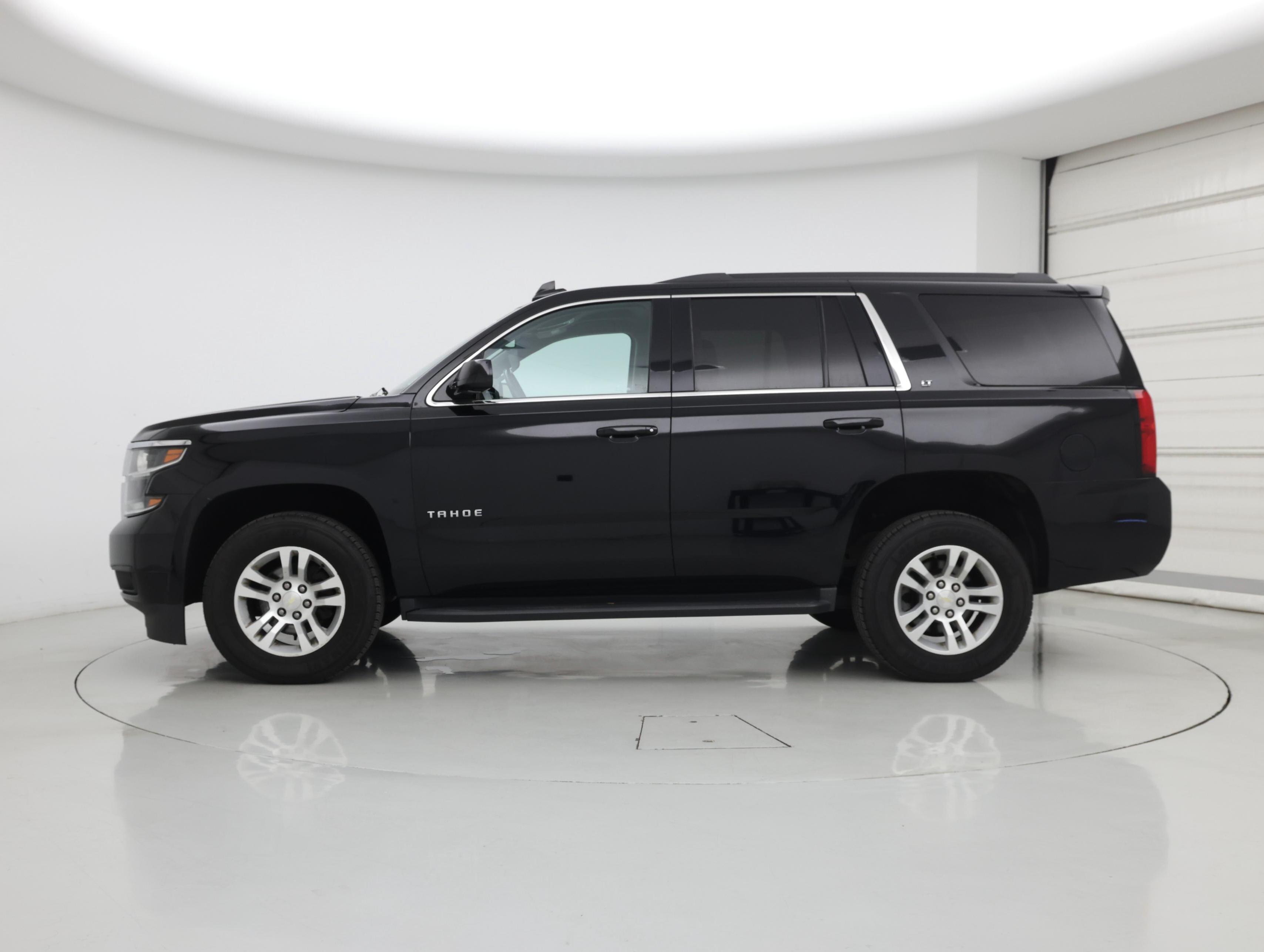 Thumbnail: 2018 Chevrolet Tahoe - 3