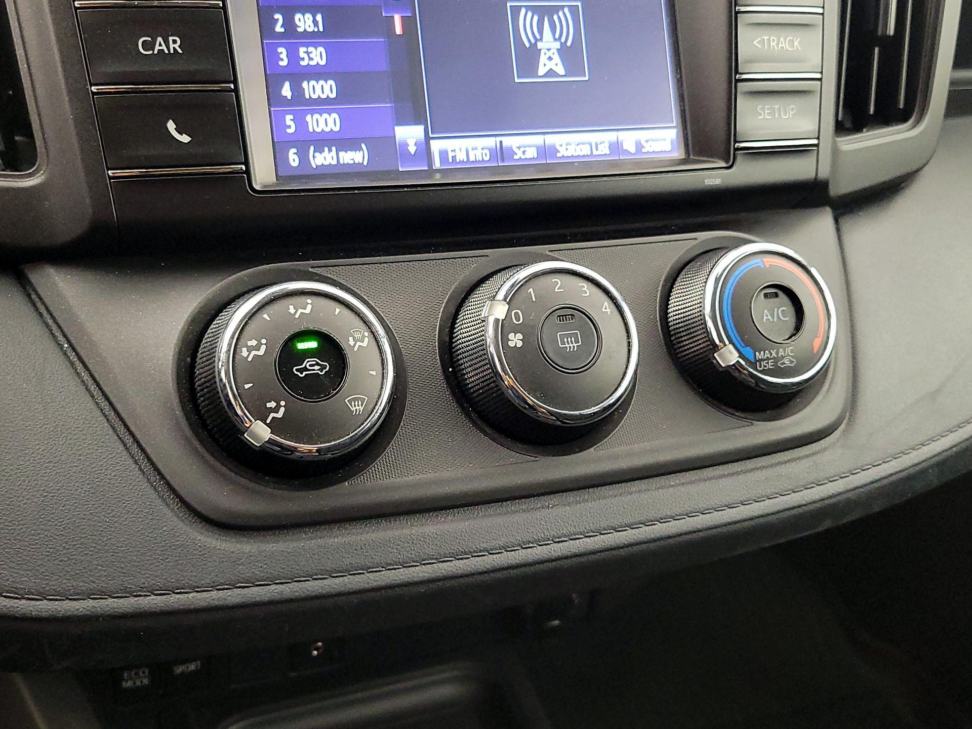 Thumbnail: 2018 Toyota RAV4 - 16