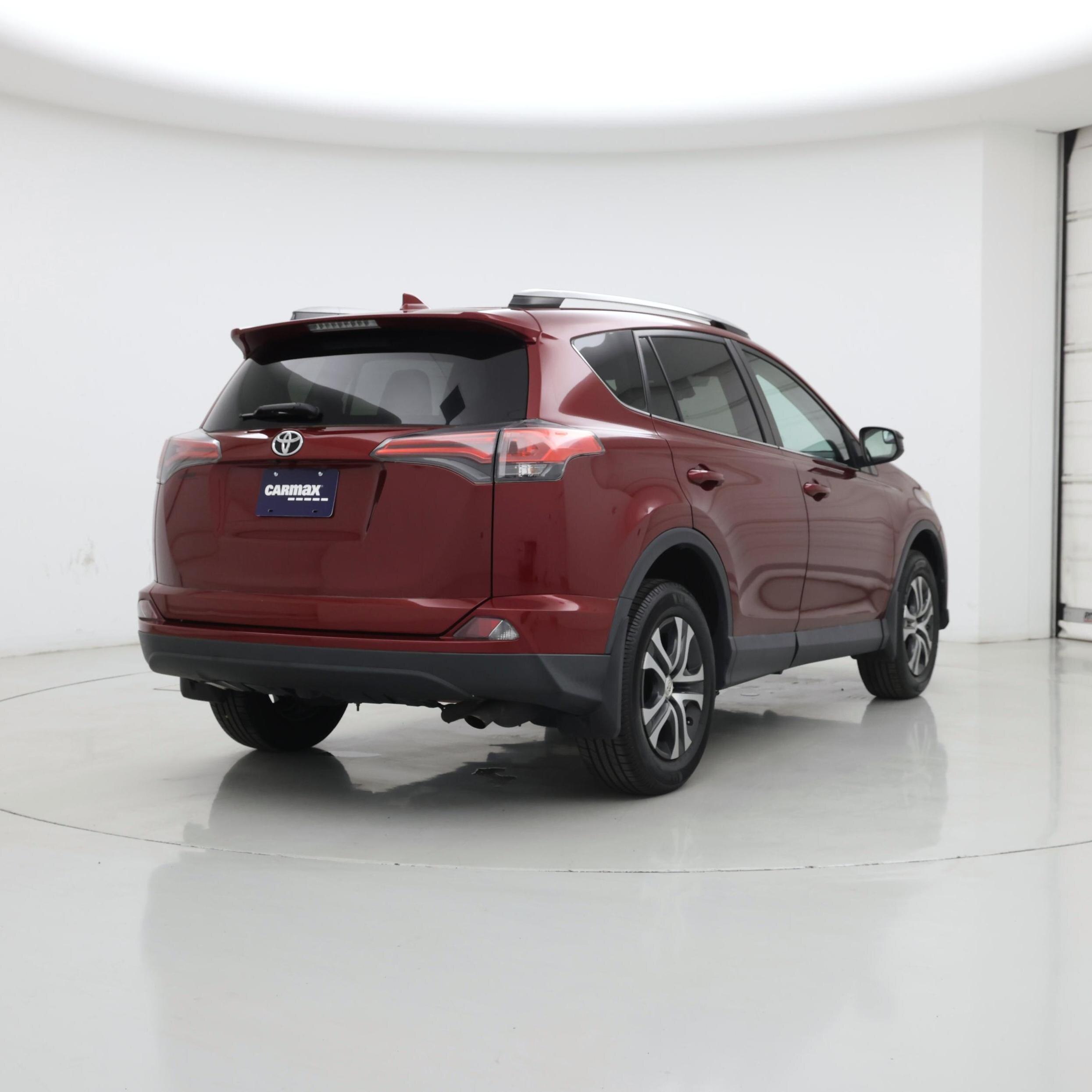 Thumbnail: 2018 Toyota RAV4 - 8