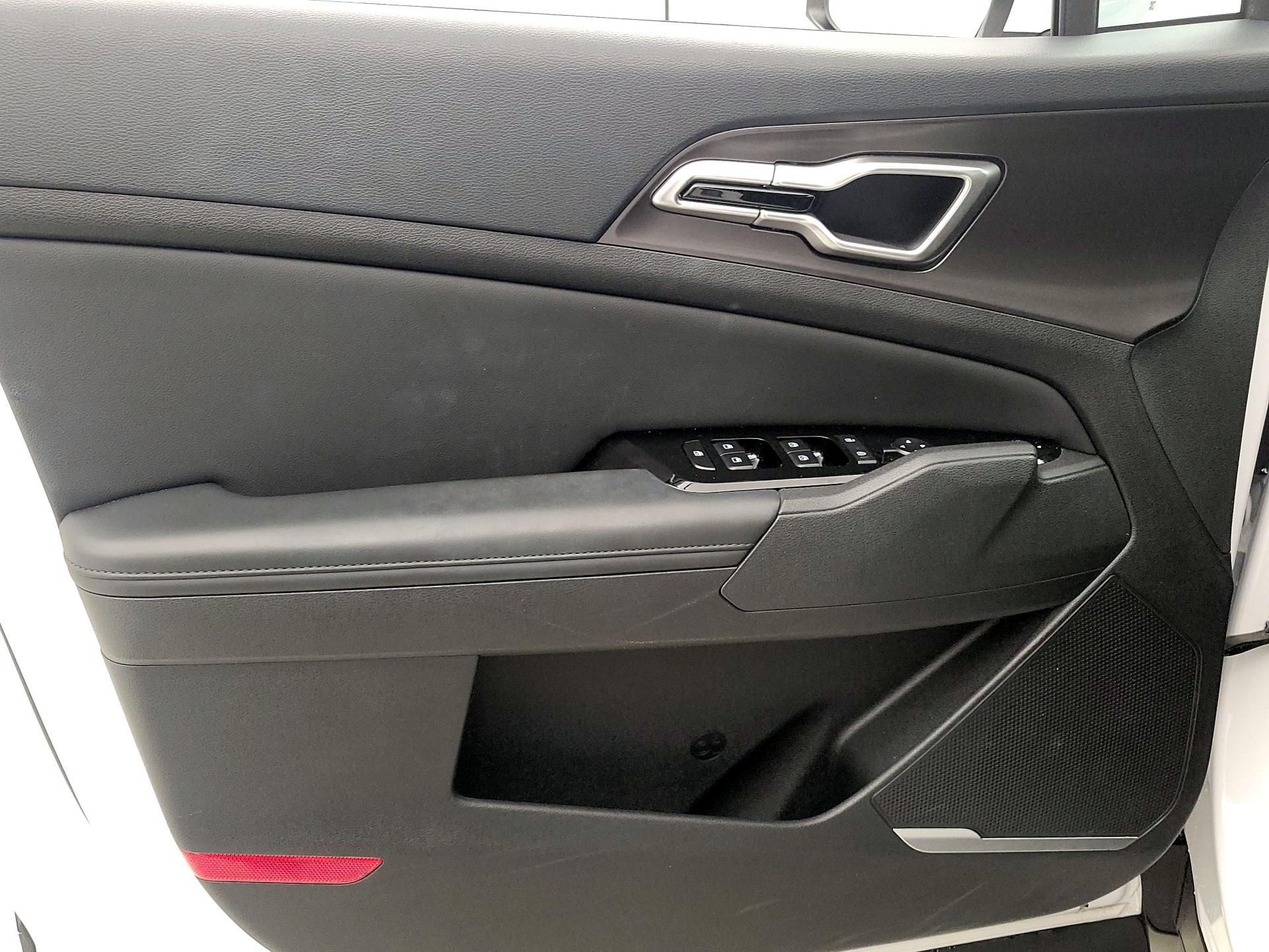 Thumbnail: 2023 Kia Sportage - 12