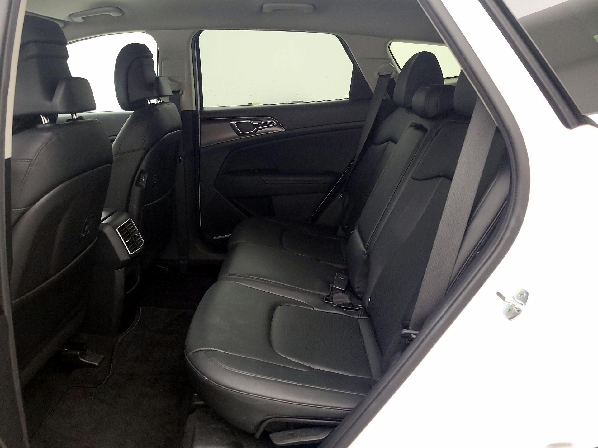 Thumbnail: 2023 Kia Sportage - 20