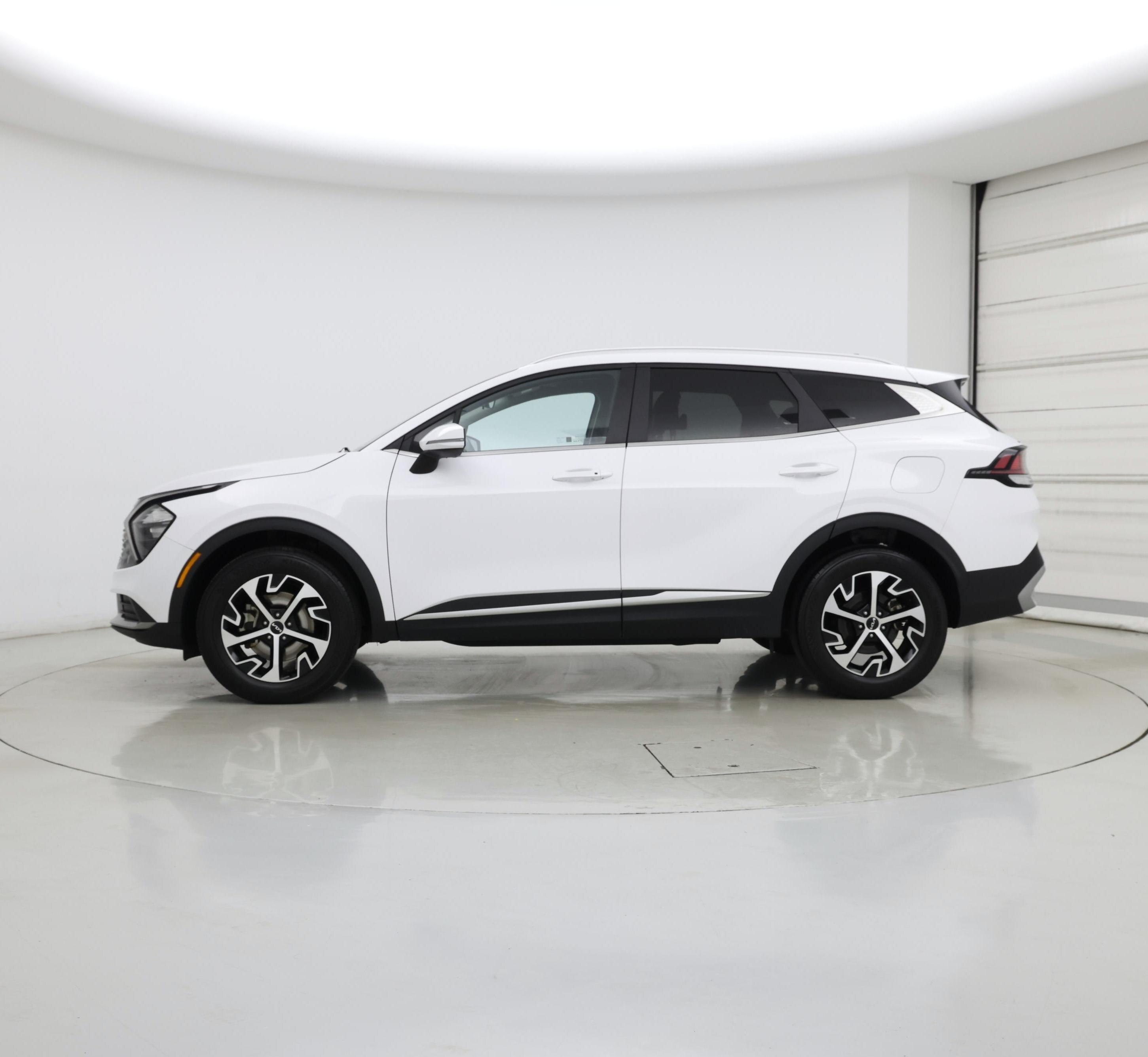 Thumbnail: 2023 Kia Sportage - 3