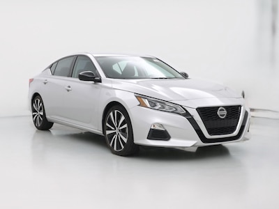 White 2019 Nissan Altima SR