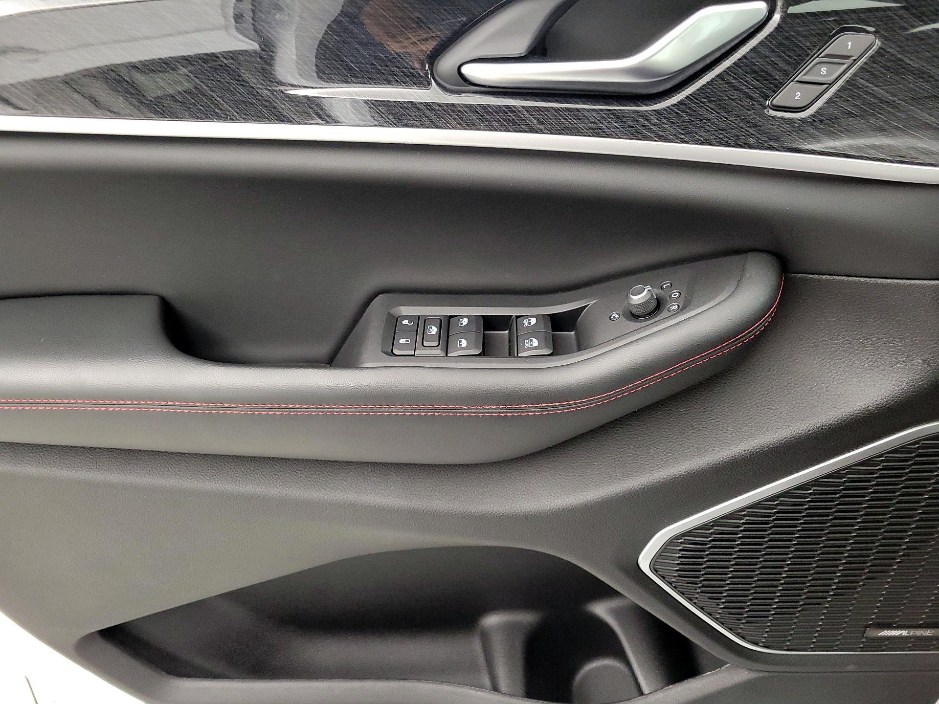 Thumbnail: 2022 Jeep Grand Cherokee - 12