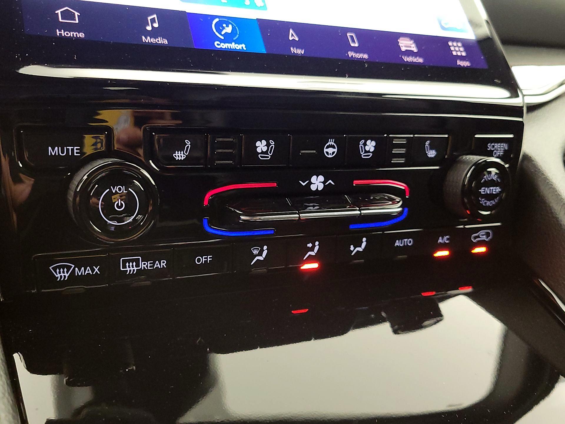 Thumbnail: 2022 Jeep Grand Cherokee - 17