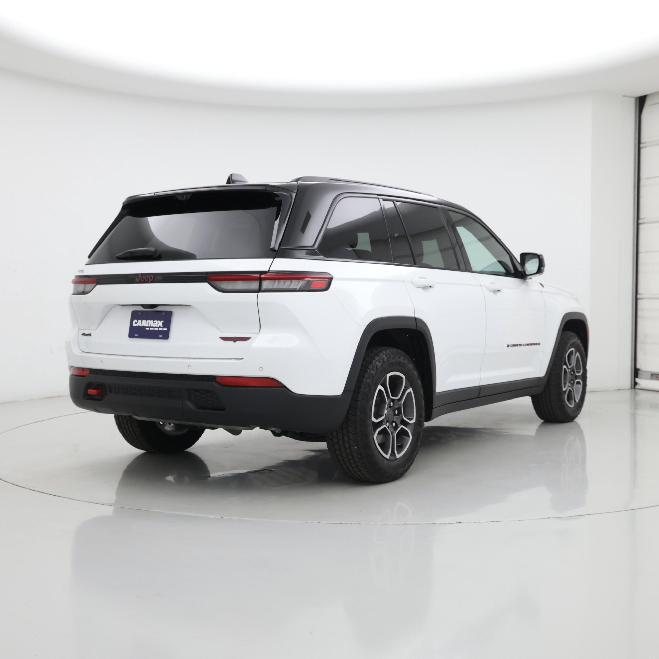Thumbnail: 2022 Jeep Grand Cherokee - 8