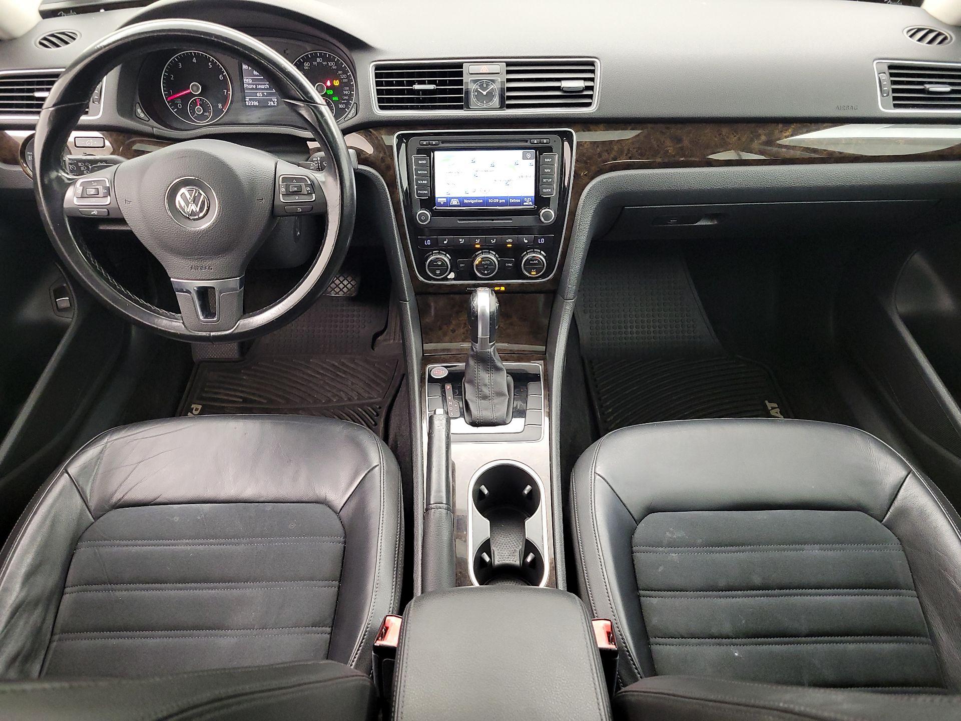 Thumbnail: 2015 Volkswagen Passat - 9