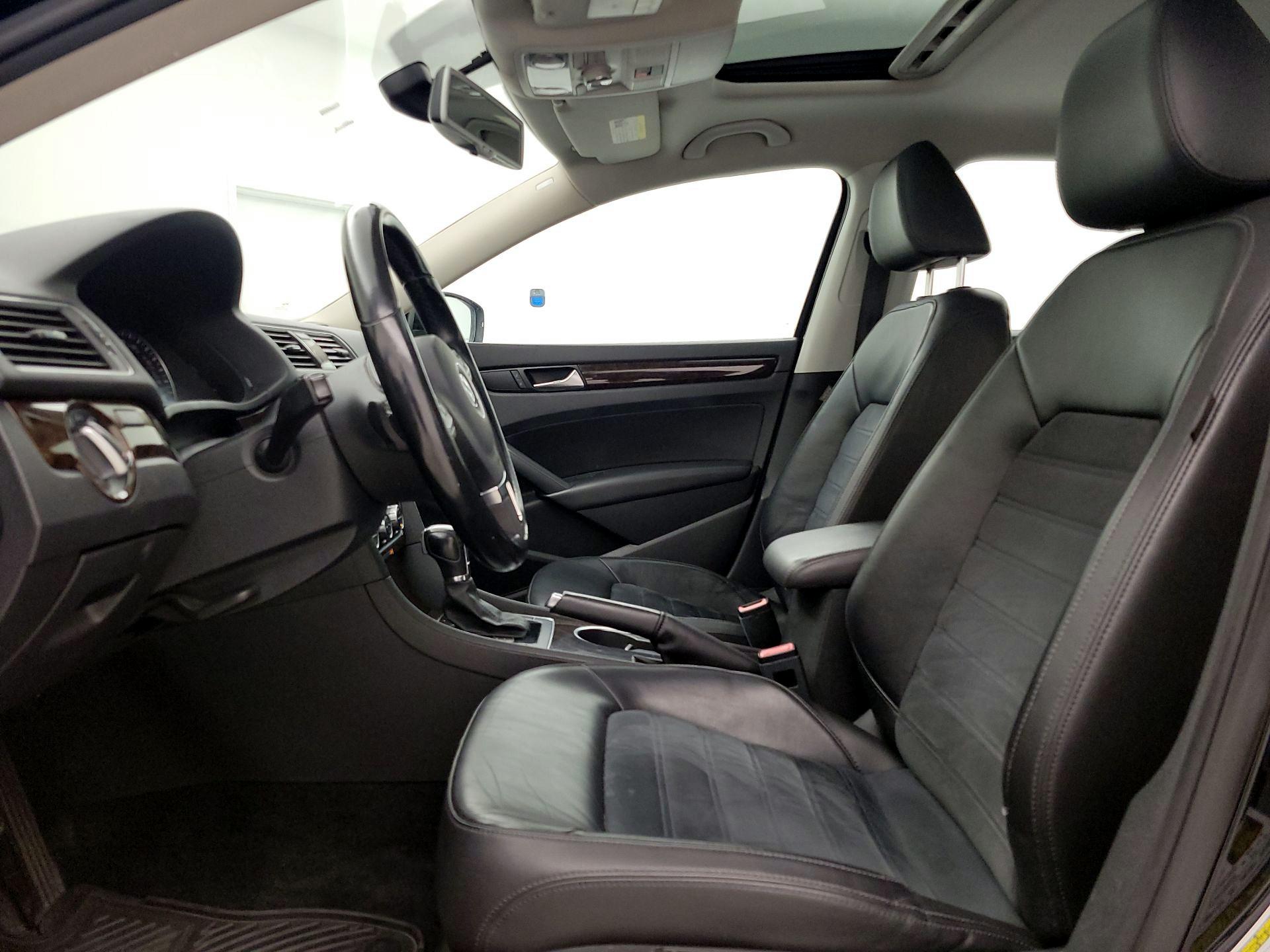 Thumbnail: 2015 Volkswagen Passat - 11