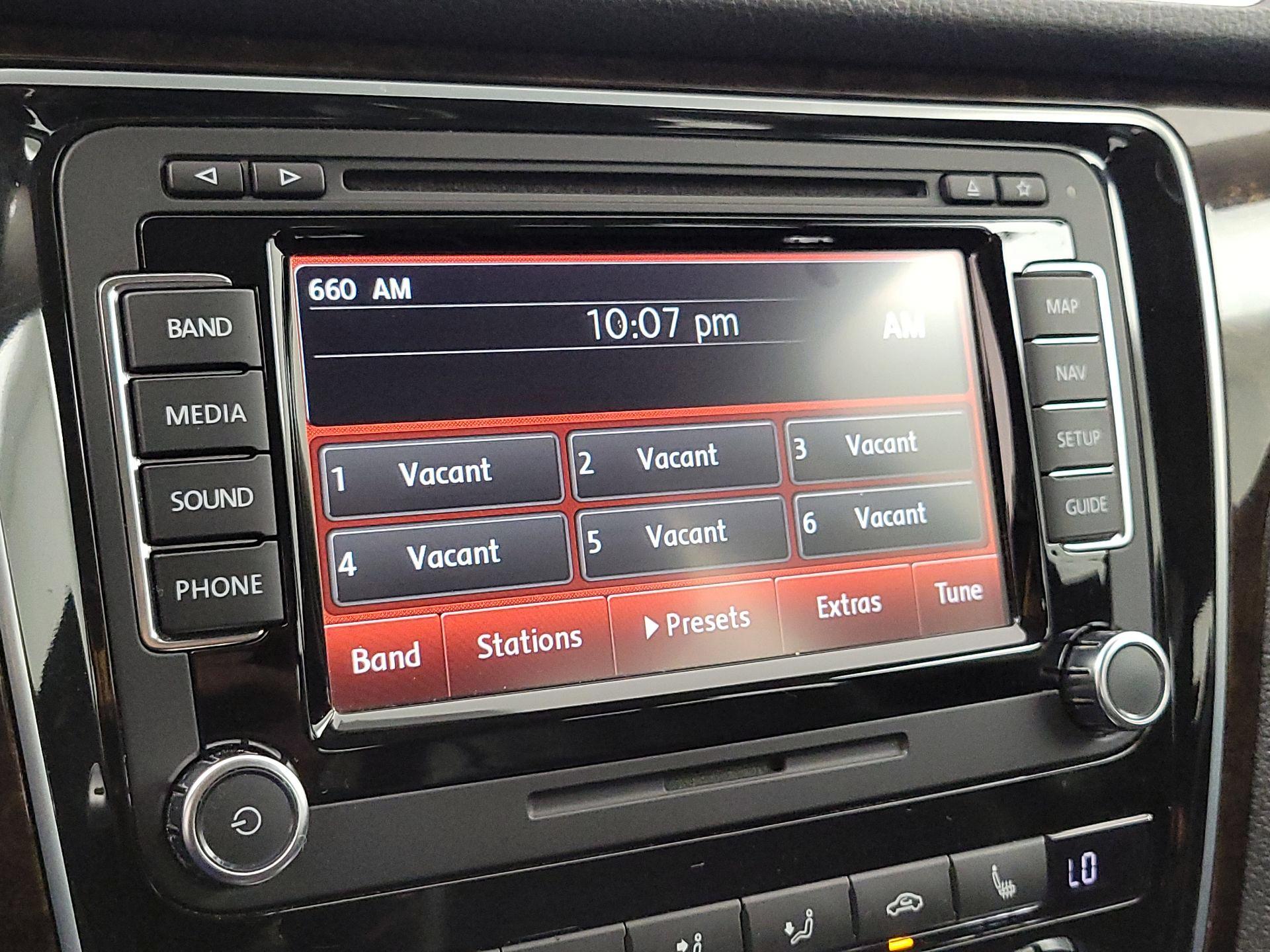 Thumbnail: 2015 Volkswagen Passat - 16