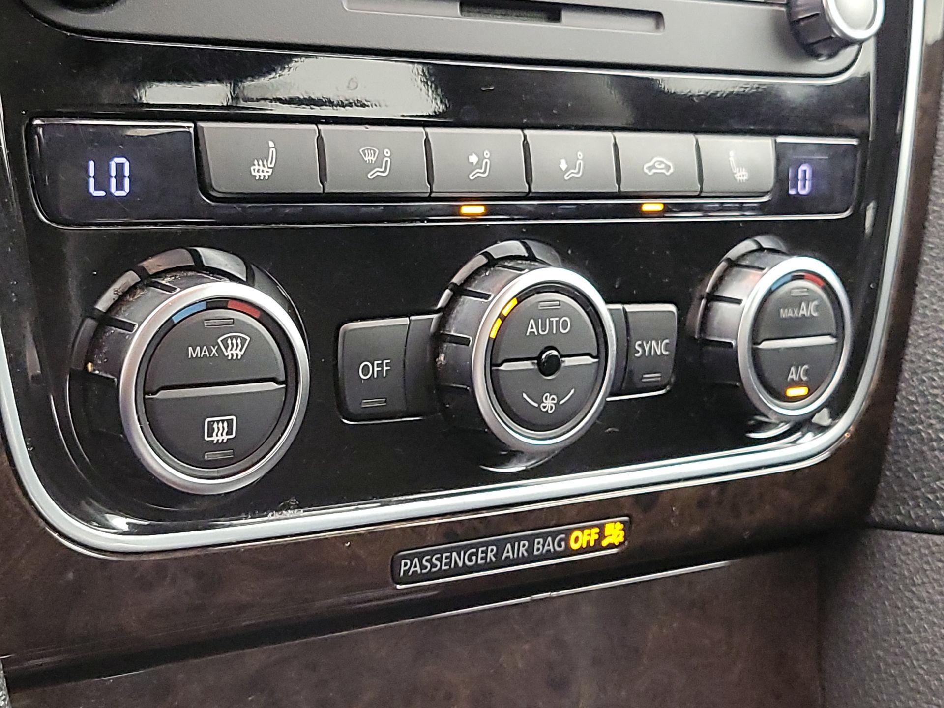 Thumbnail: 2015 Volkswagen Passat - 17