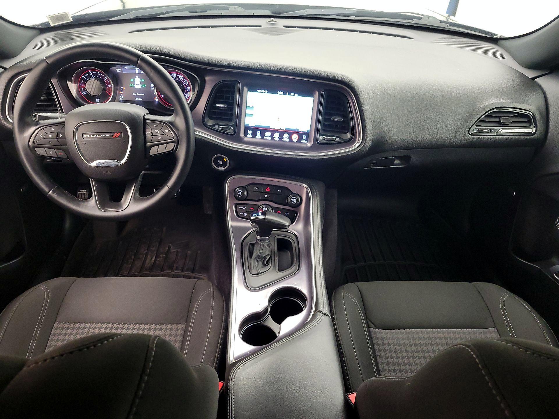 Thumbnail: 2016 Dodge Challenger - 9