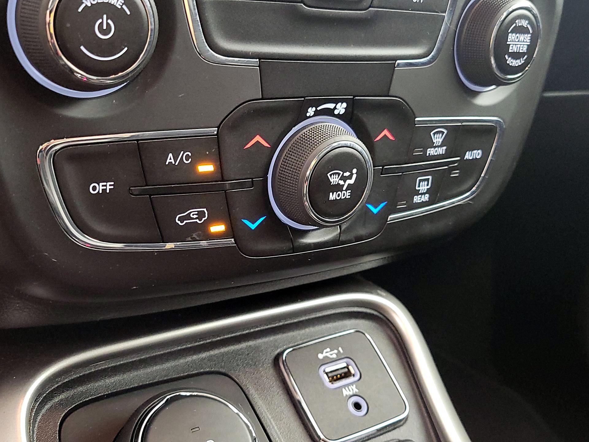 Thumbnail: 2019 Jeep Compass - 16