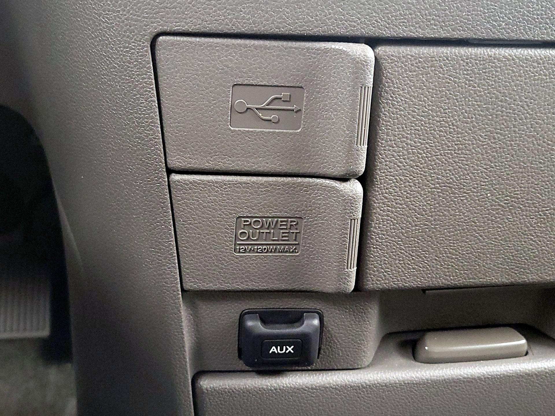 Thumbnail: 2015 Honda Odyssey - 19