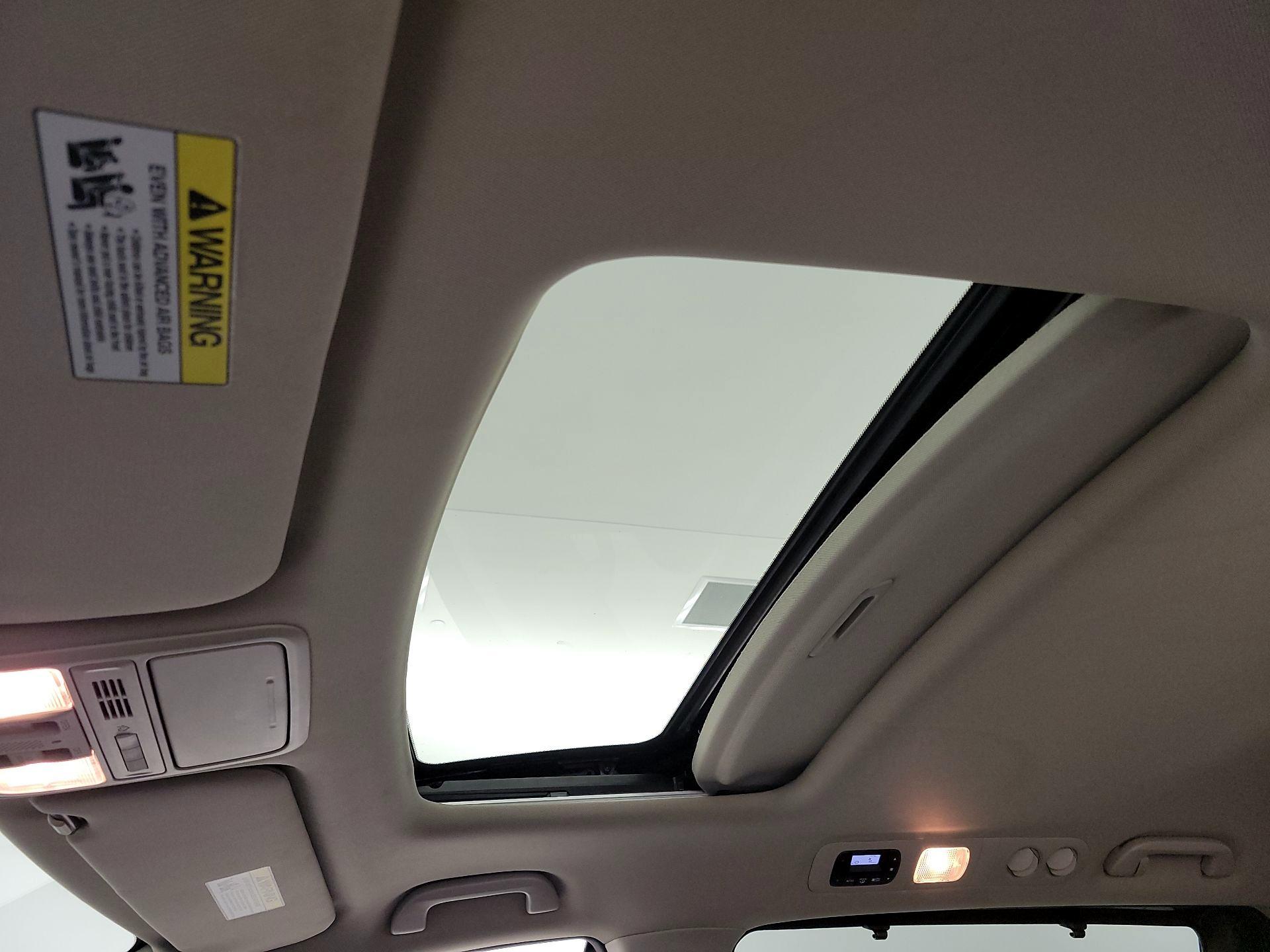 Thumbnail: 2015 Honda Odyssey - 20