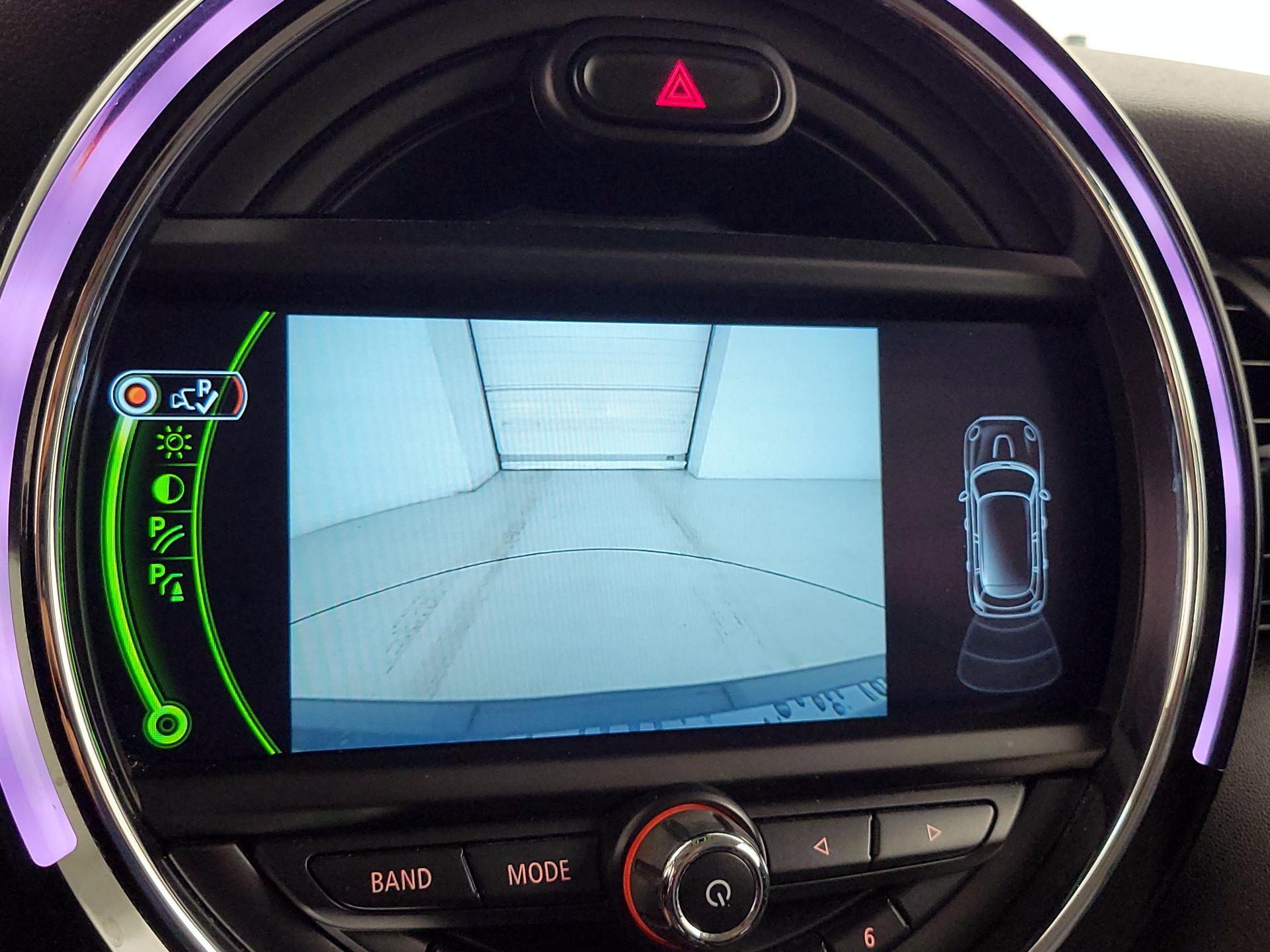 Thumbnail: 2016 MINI Cooper Hardtop - 15