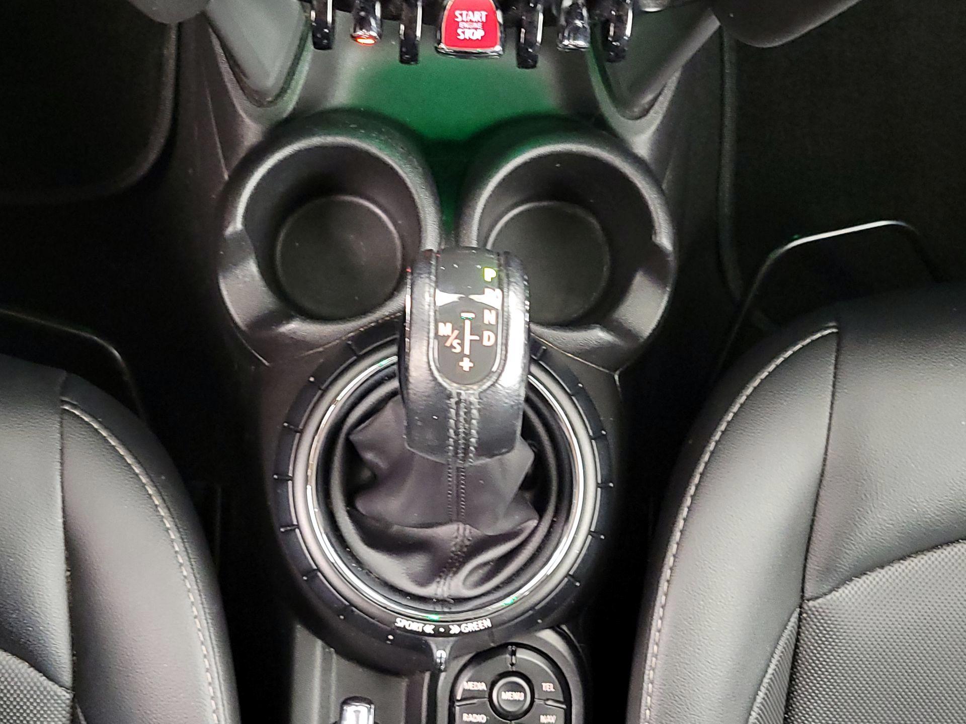 Thumbnail: 2016 MINI Cooper Hardtop - 18