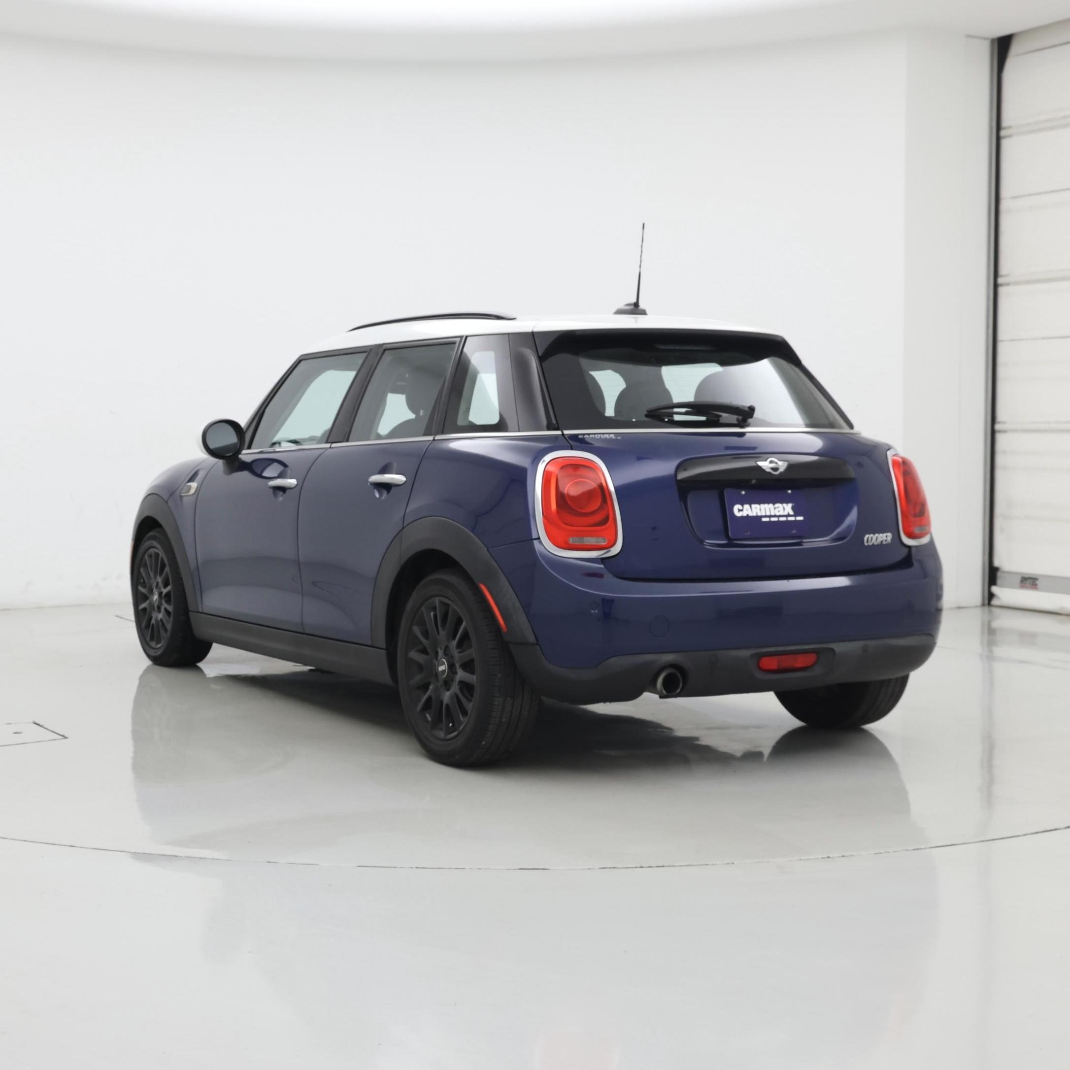 Thumbnail: 2016 MINI Cooper Hardtop - 2