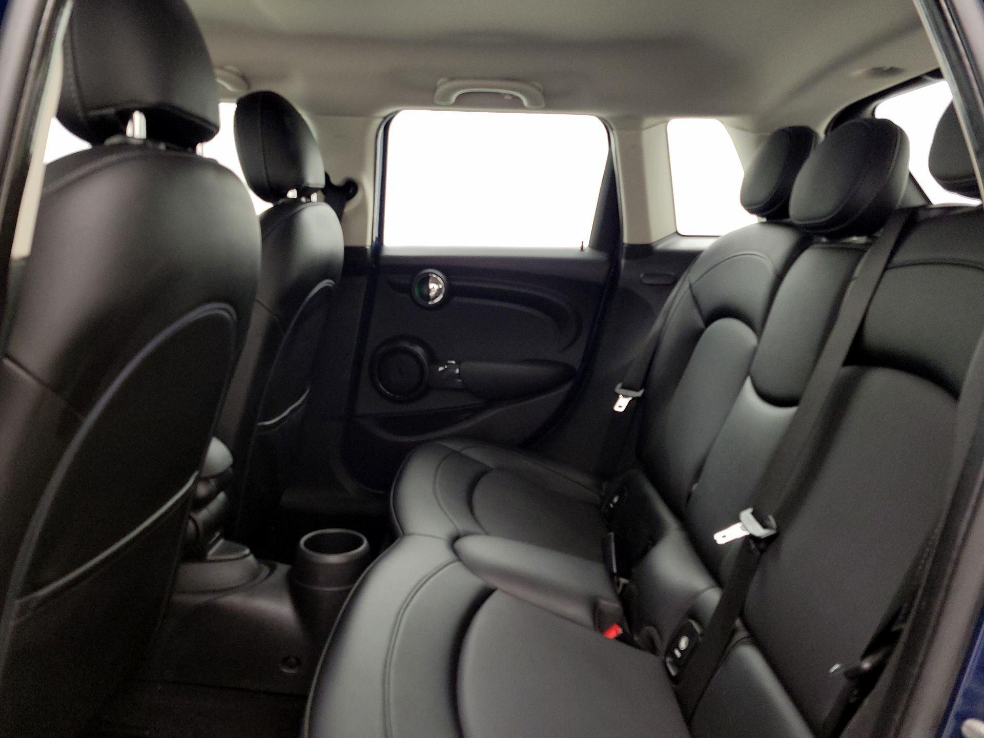 Thumbnail: 2016 MINI Cooper Hardtop - 20
