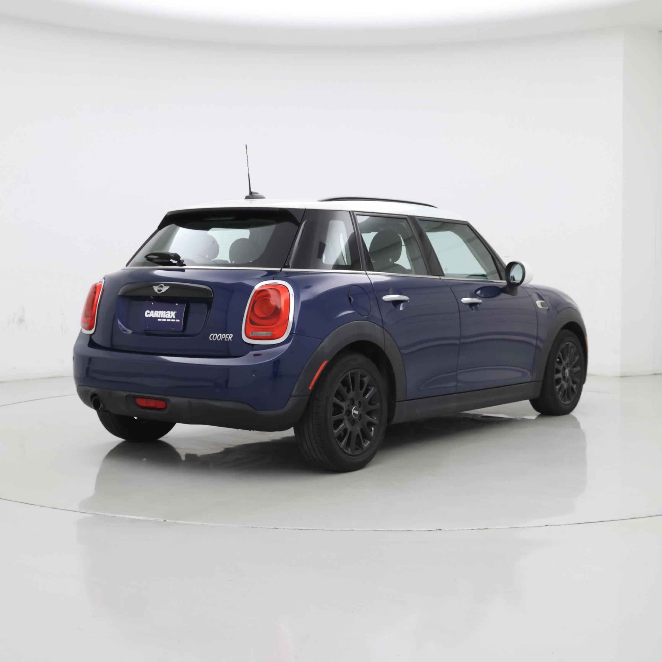 Thumbnail: 2016 MINI Cooper Hardtop - 8