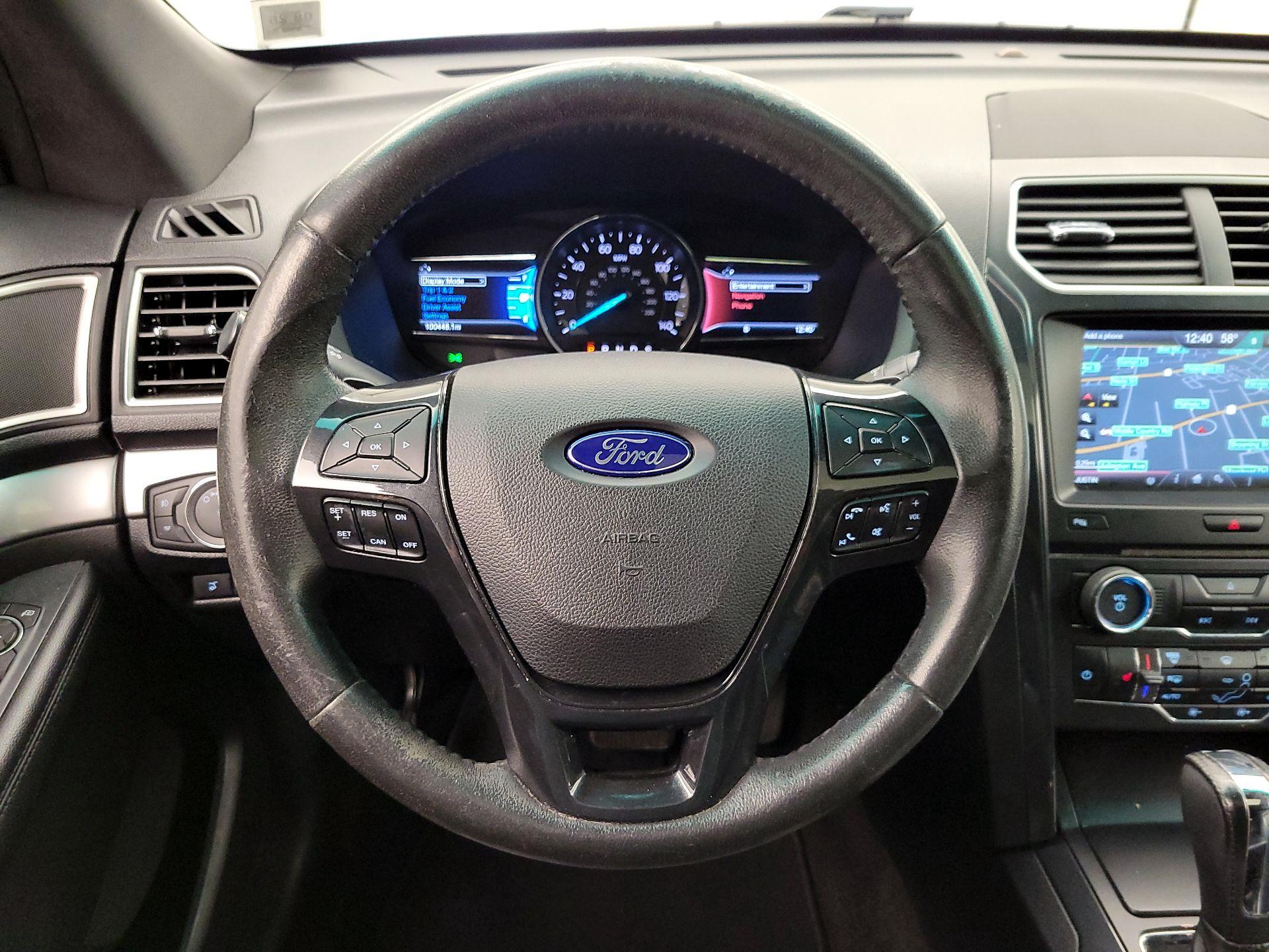 Thumbnail: 2016 Ford Explorer - 10