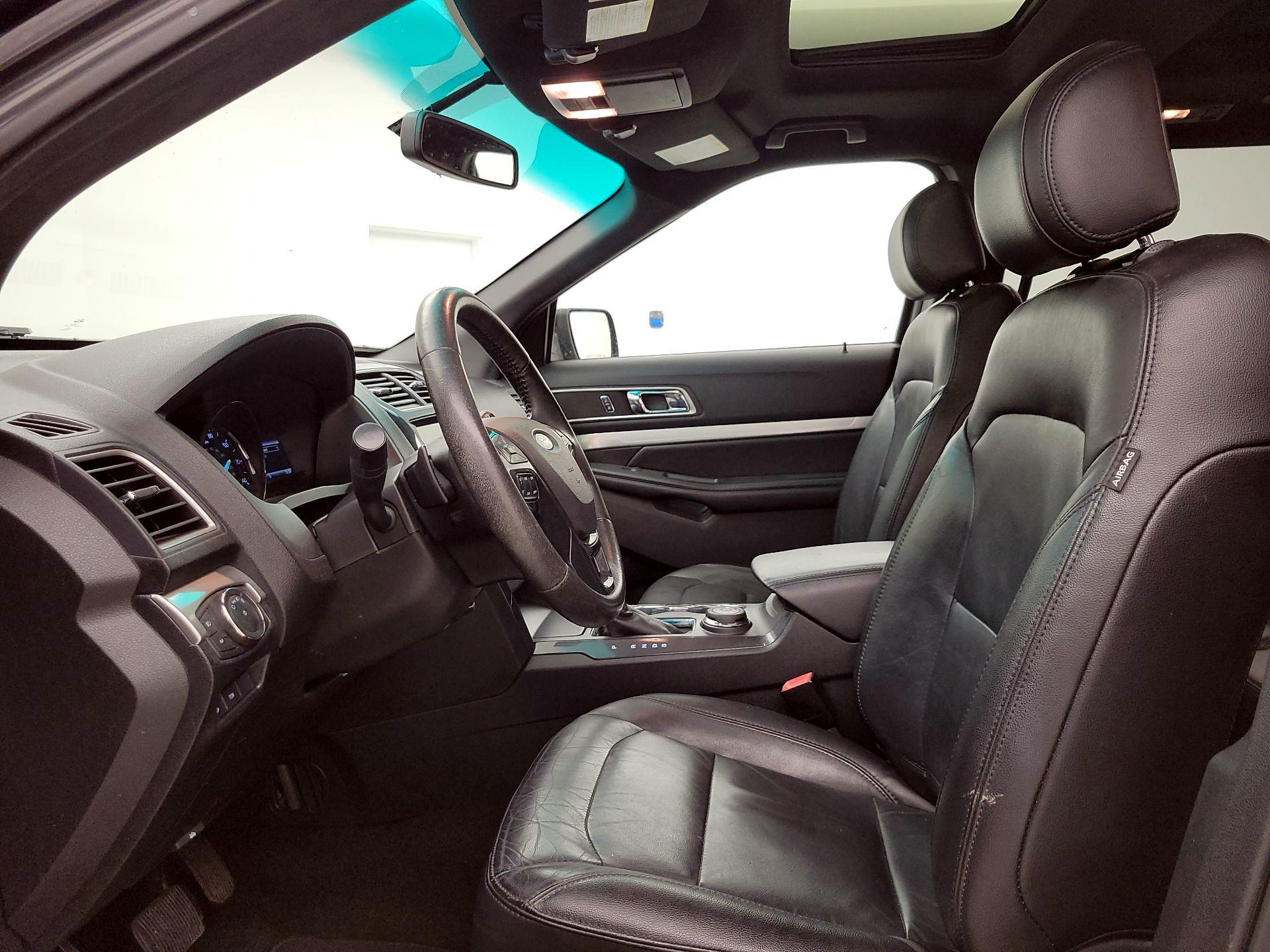 Thumbnail: 2016 Ford Explorer - 11