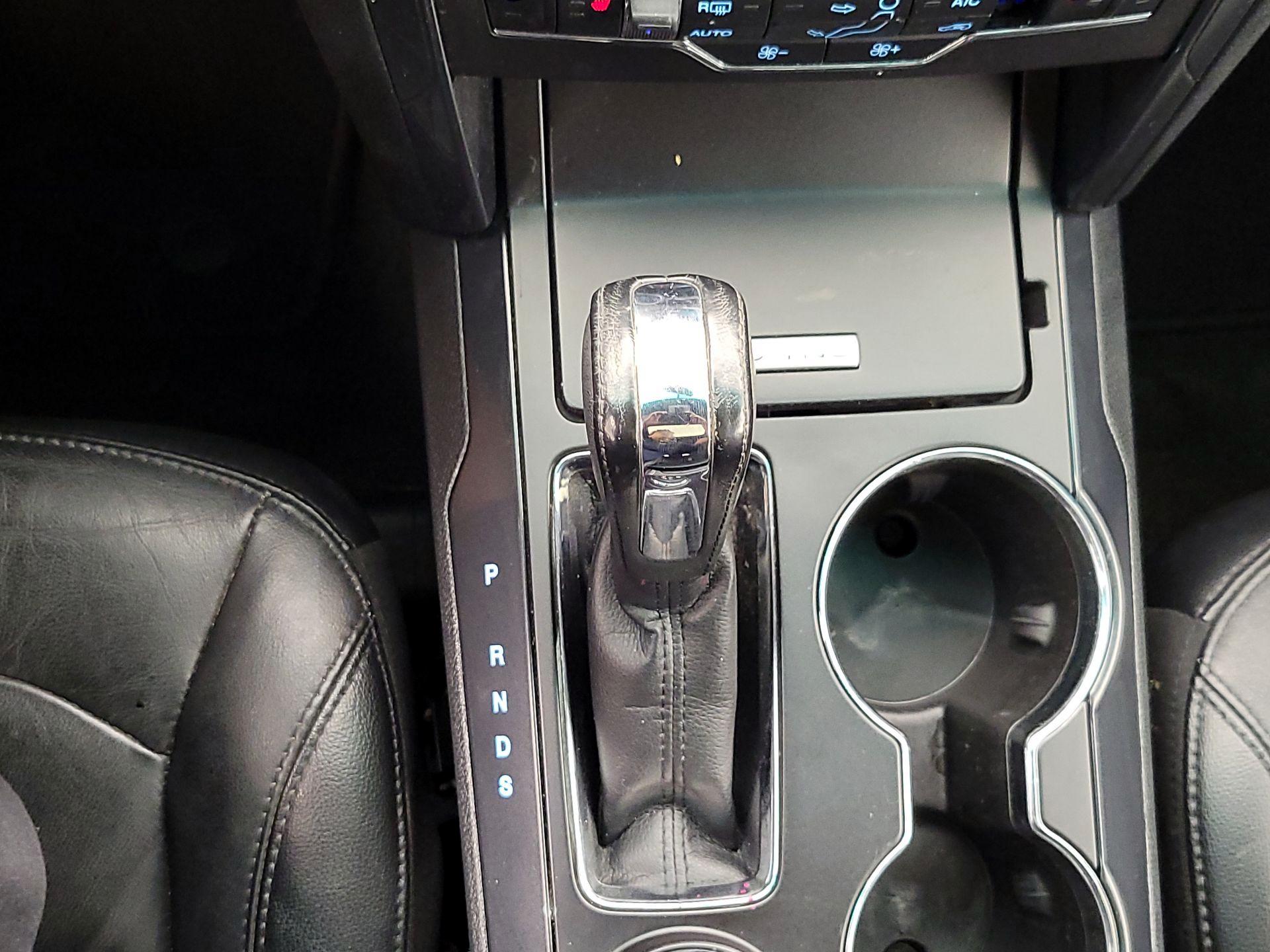 Thumbnail: 2016 Ford Explorer - 18