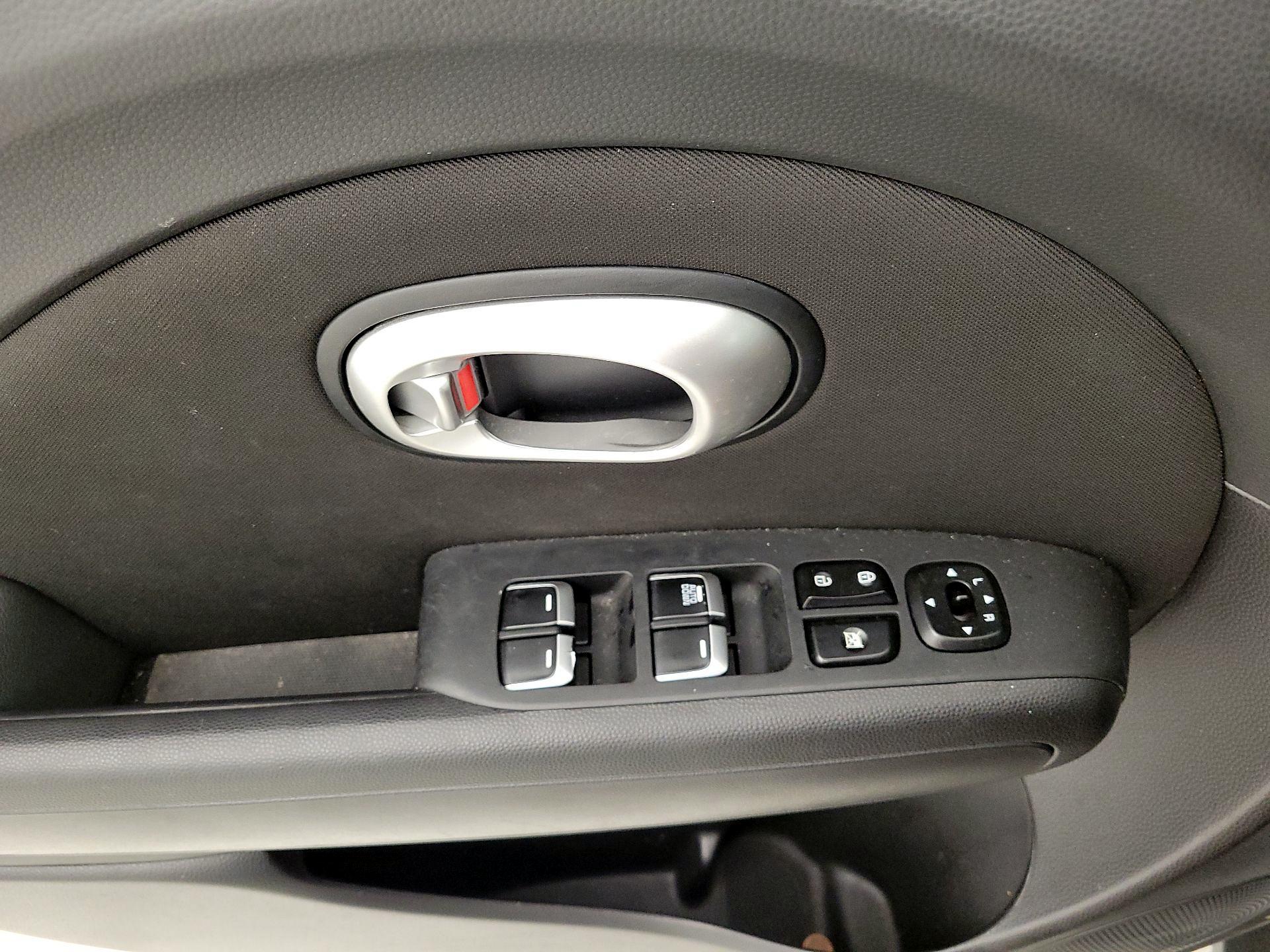 Thumbnail: 2019 Kia Soul - 12