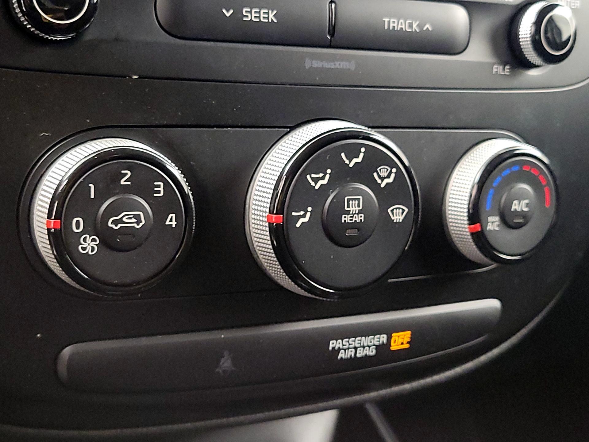 Thumbnail: 2019 Kia Soul - 16