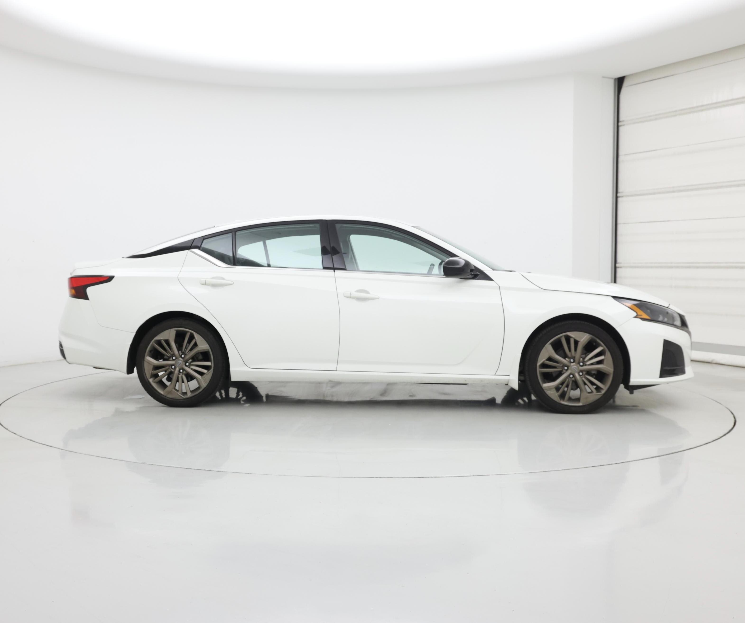 Thumbnail: 2023 Nissan Altima - 7