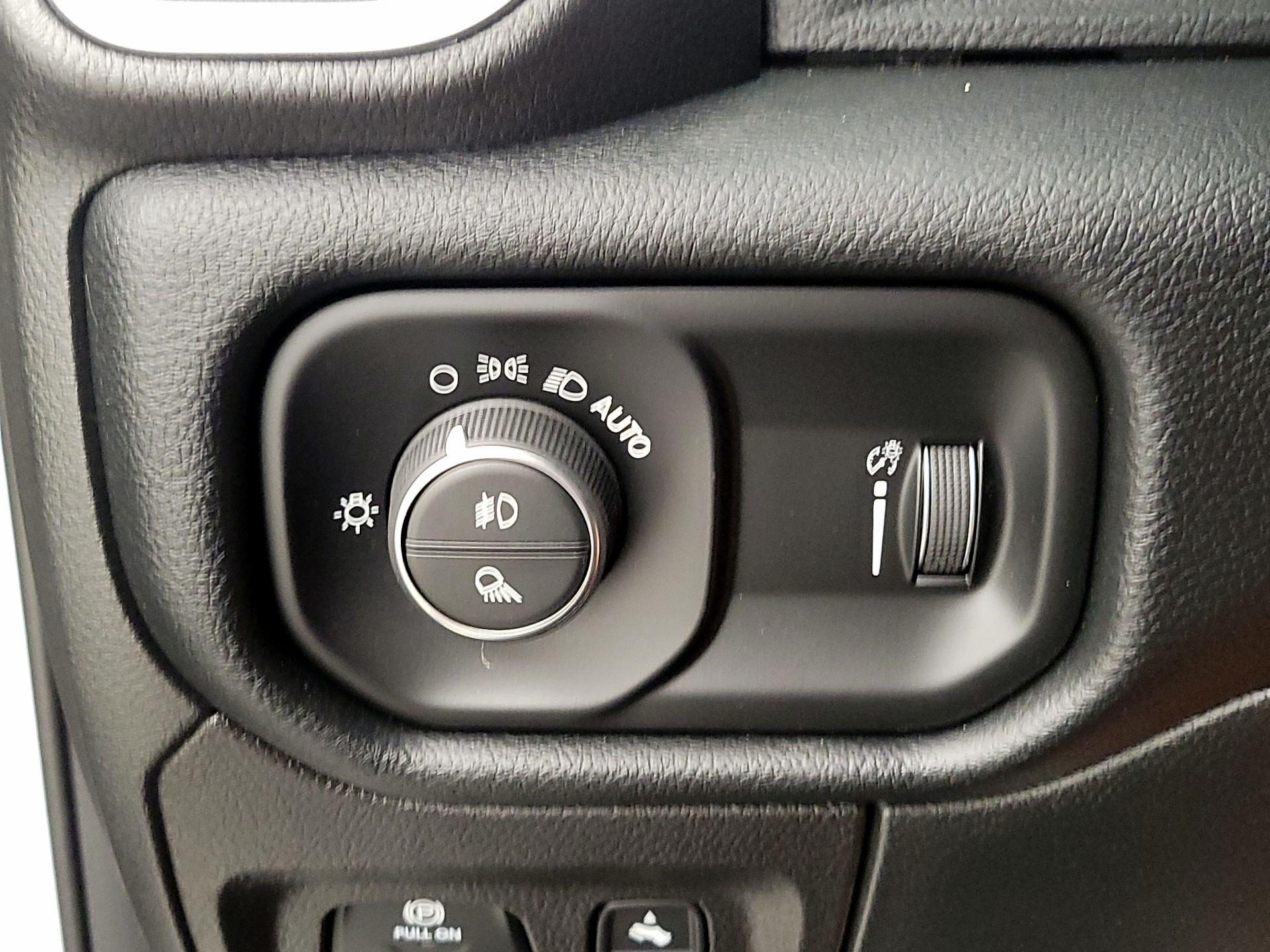 Thumbnail: 2021 RAM 1500 - 13