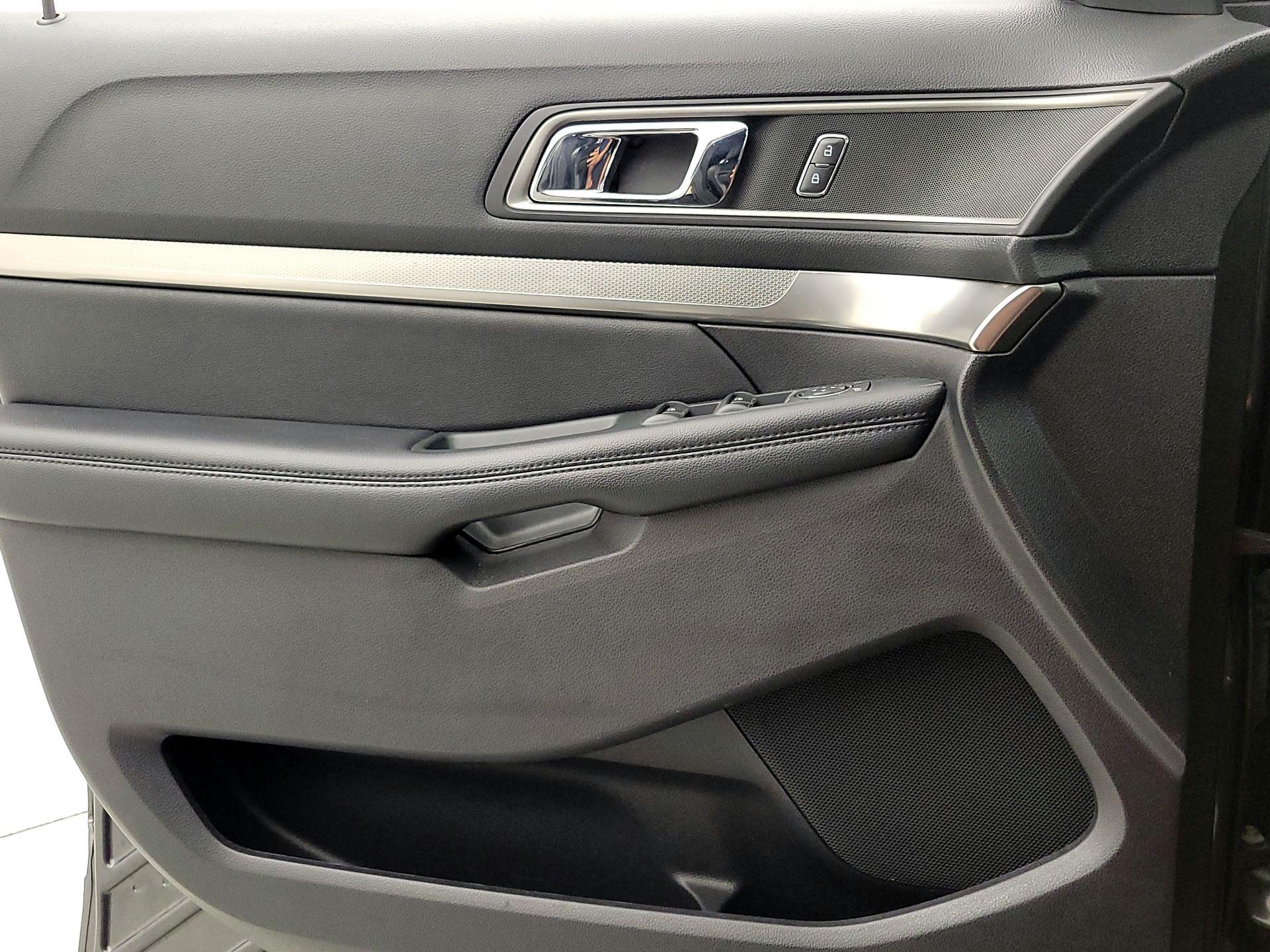 Thumbnail: 2019 Ford Explorer - 12