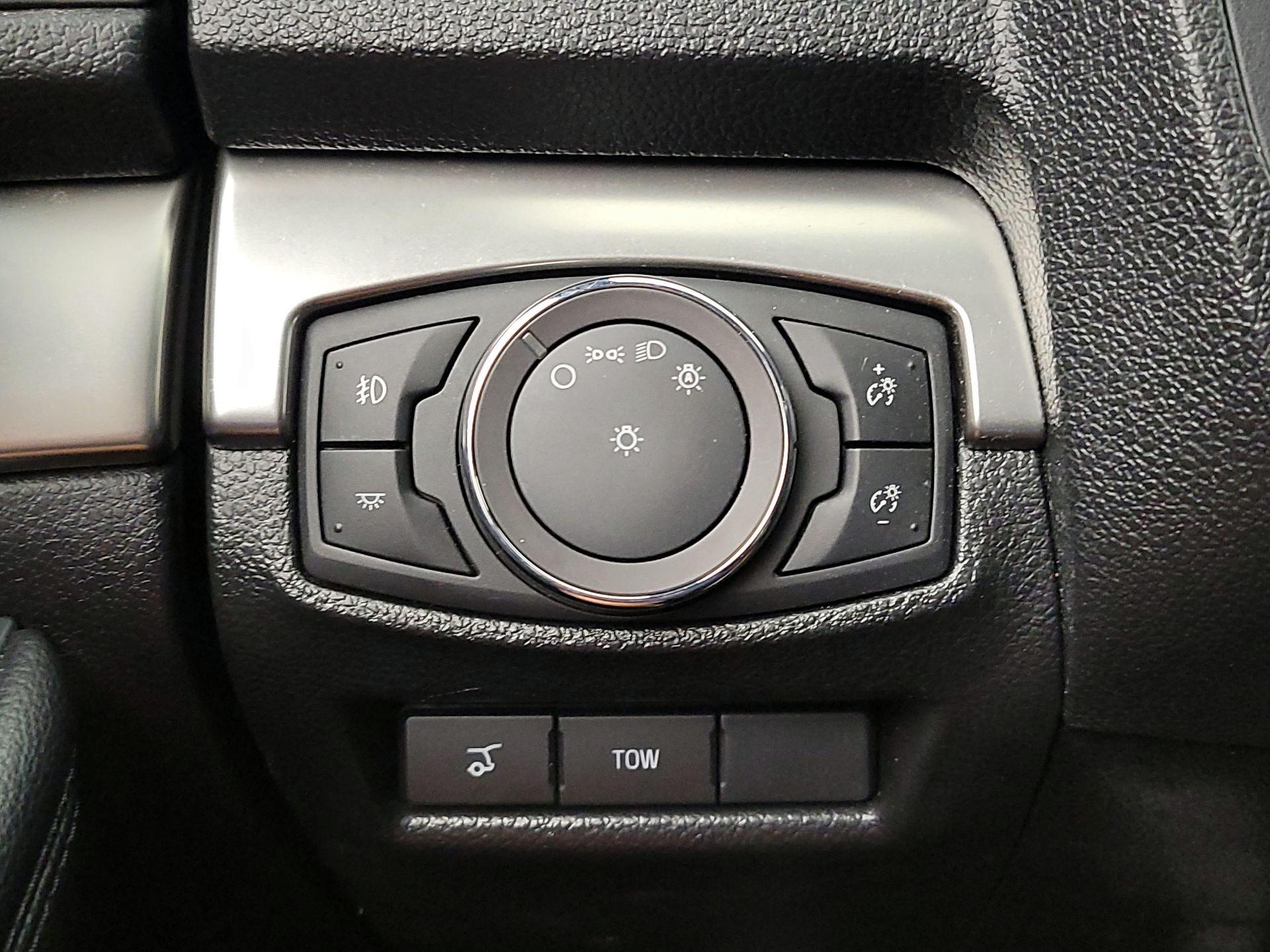 Thumbnail: 2019 Ford Explorer - 13