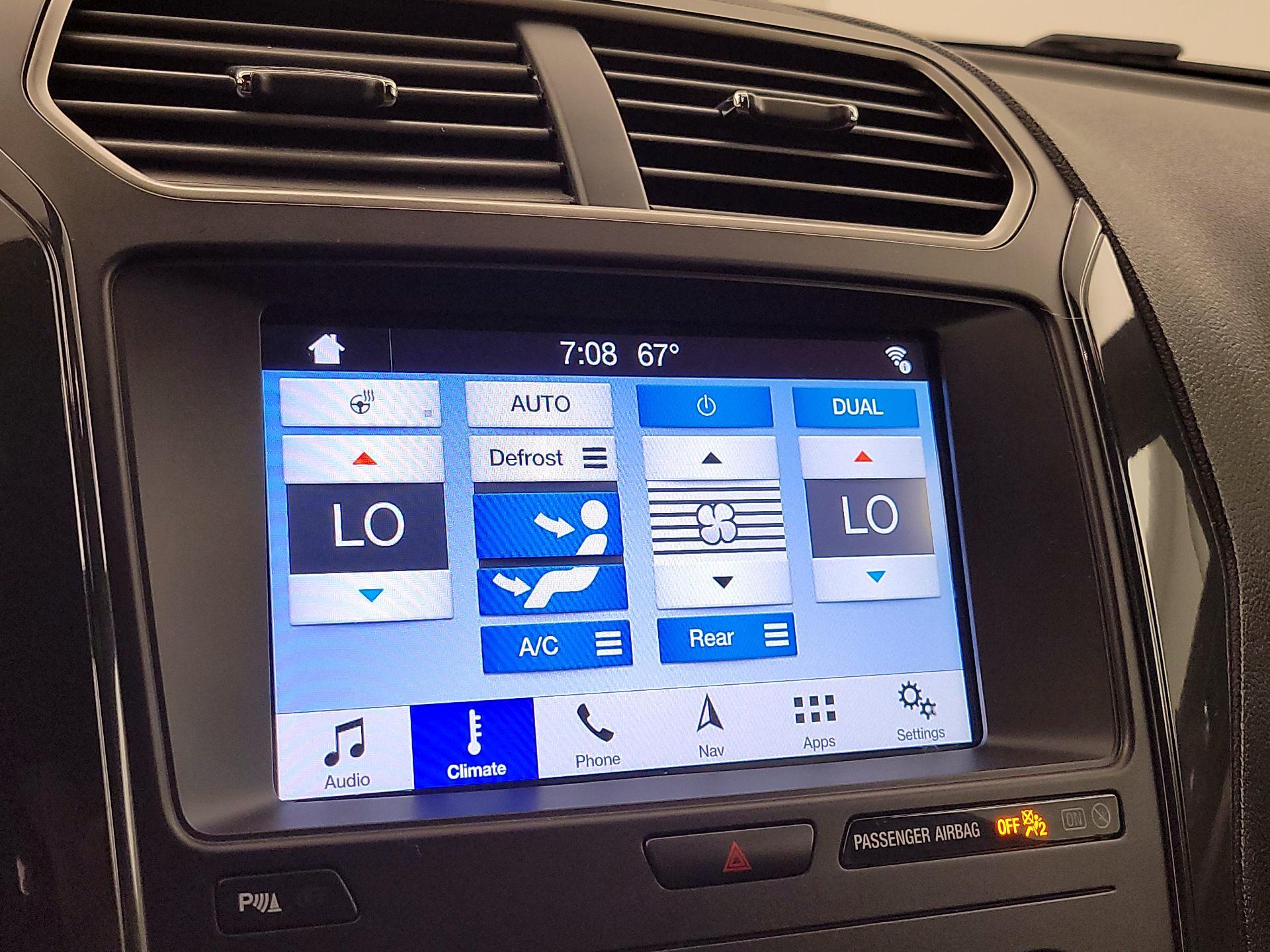 Thumbnail: 2019 Ford Explorer - 17