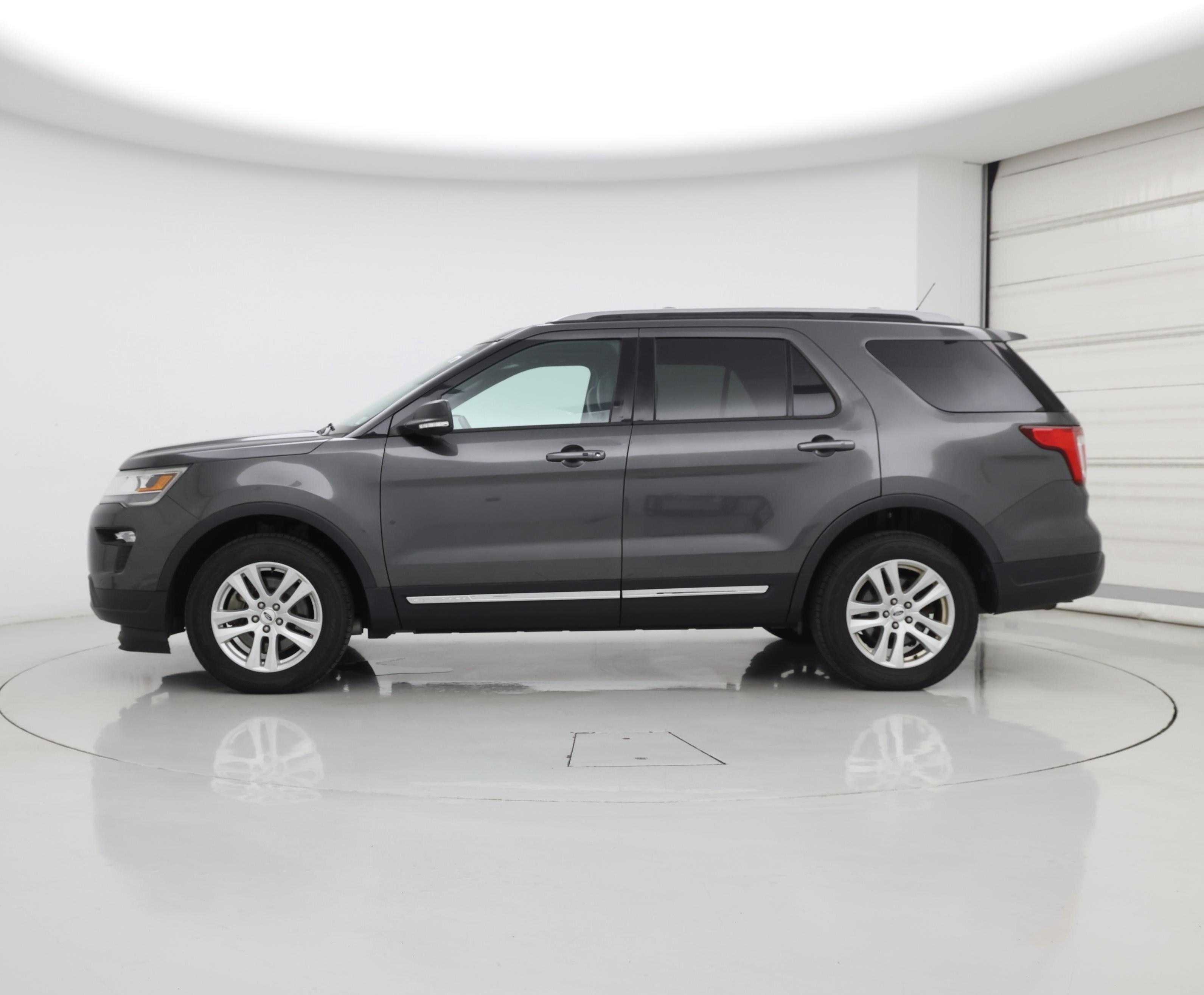 Thumbnail: 2019 Ford Explorer - 3