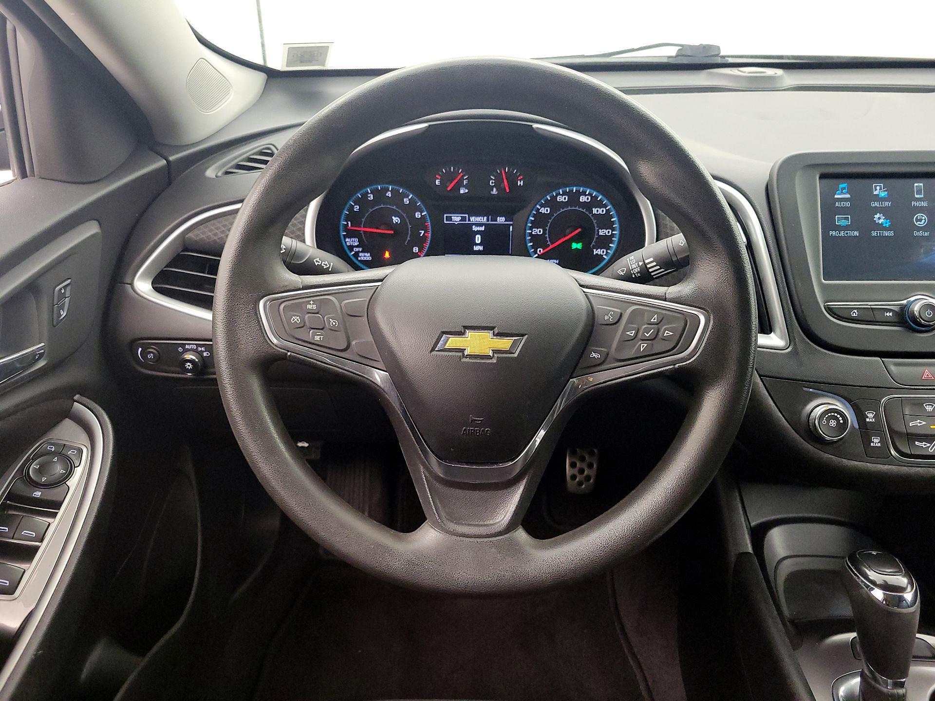 Thumbnail: 2016 Chevrolet Malibu - 10