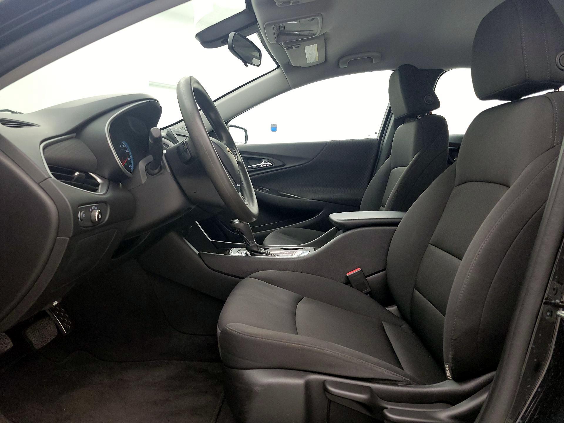 Thumbnail: 2016 Chevrolet Malibu - 11