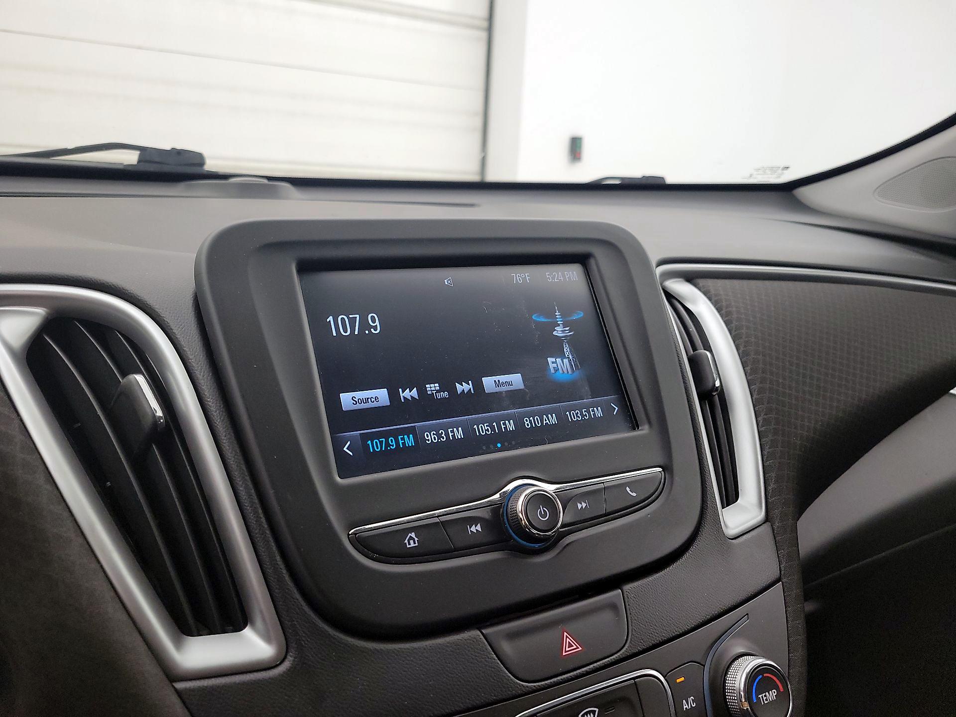 Thumbnail: 2016 Chevrolet Malibu - 15