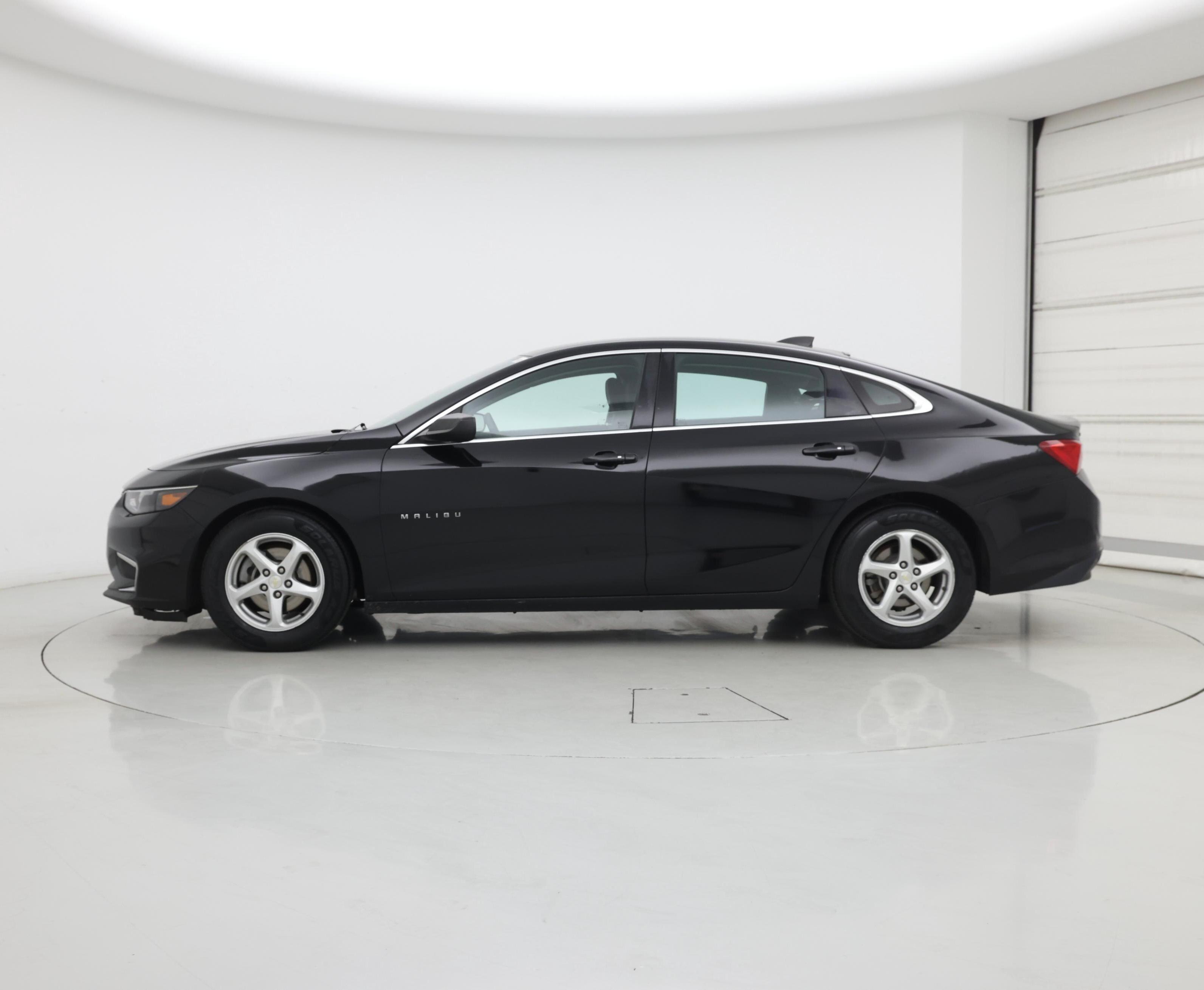 Thumbnail: 2016 Chevrolet Malibu - 3