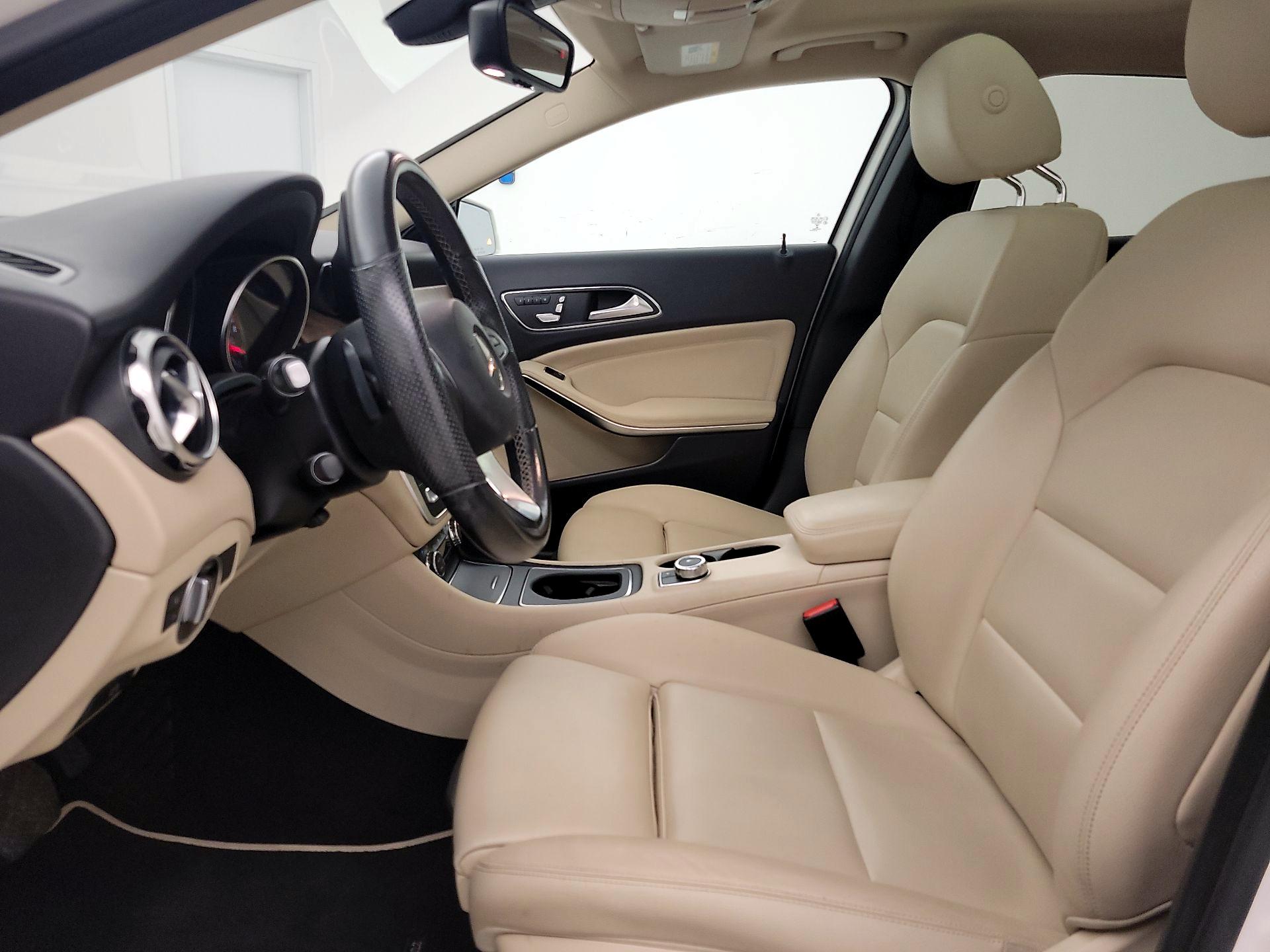 Thumbnail: 2019 Mercedes-Benz GLA - 11