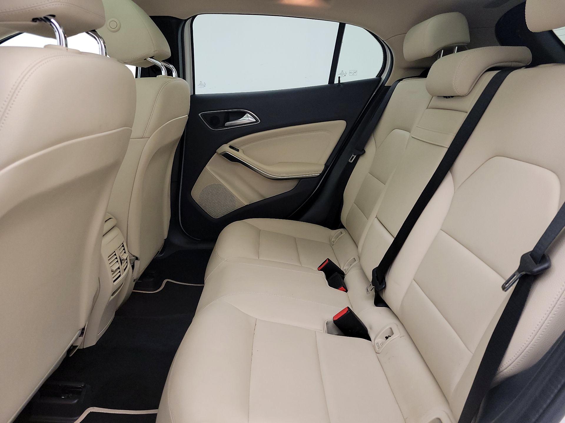 Thumbnail: 2019 Mercedes-Benz GLA - 20