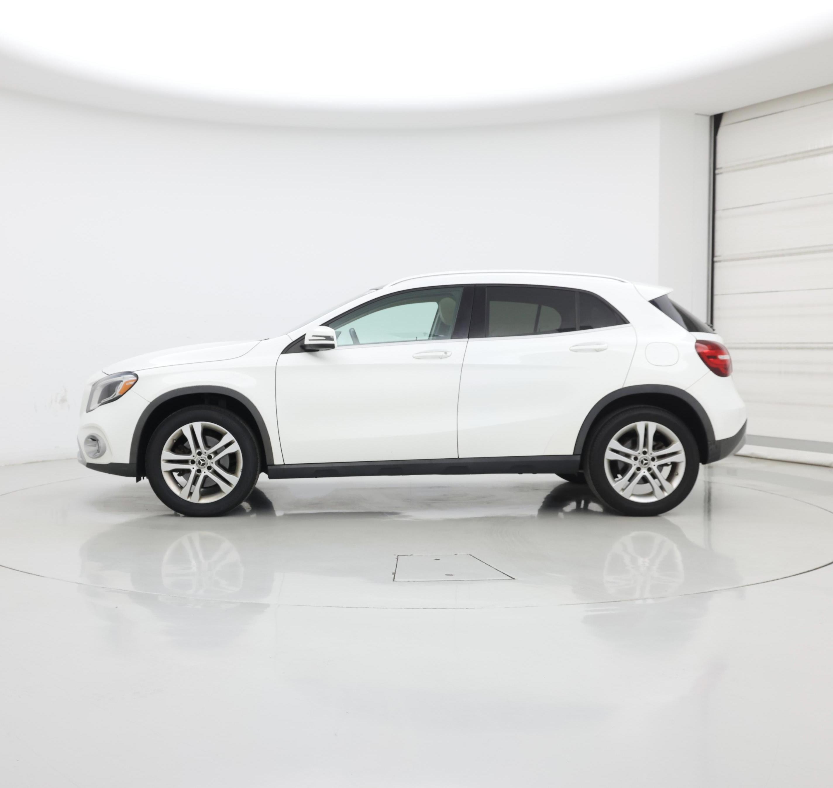 Thumbnail: 2019 Mercedes-Benz GLA - 3