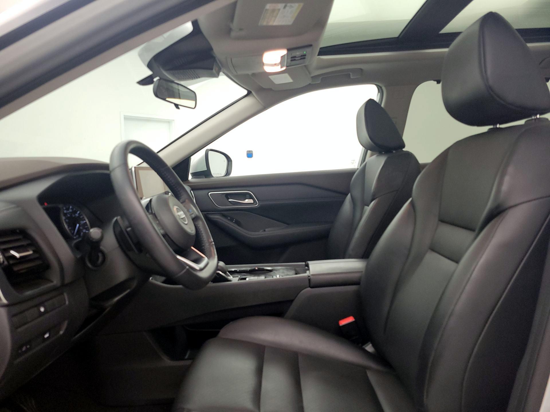 Thumbnail: 2021 Nissan Rogue - 11